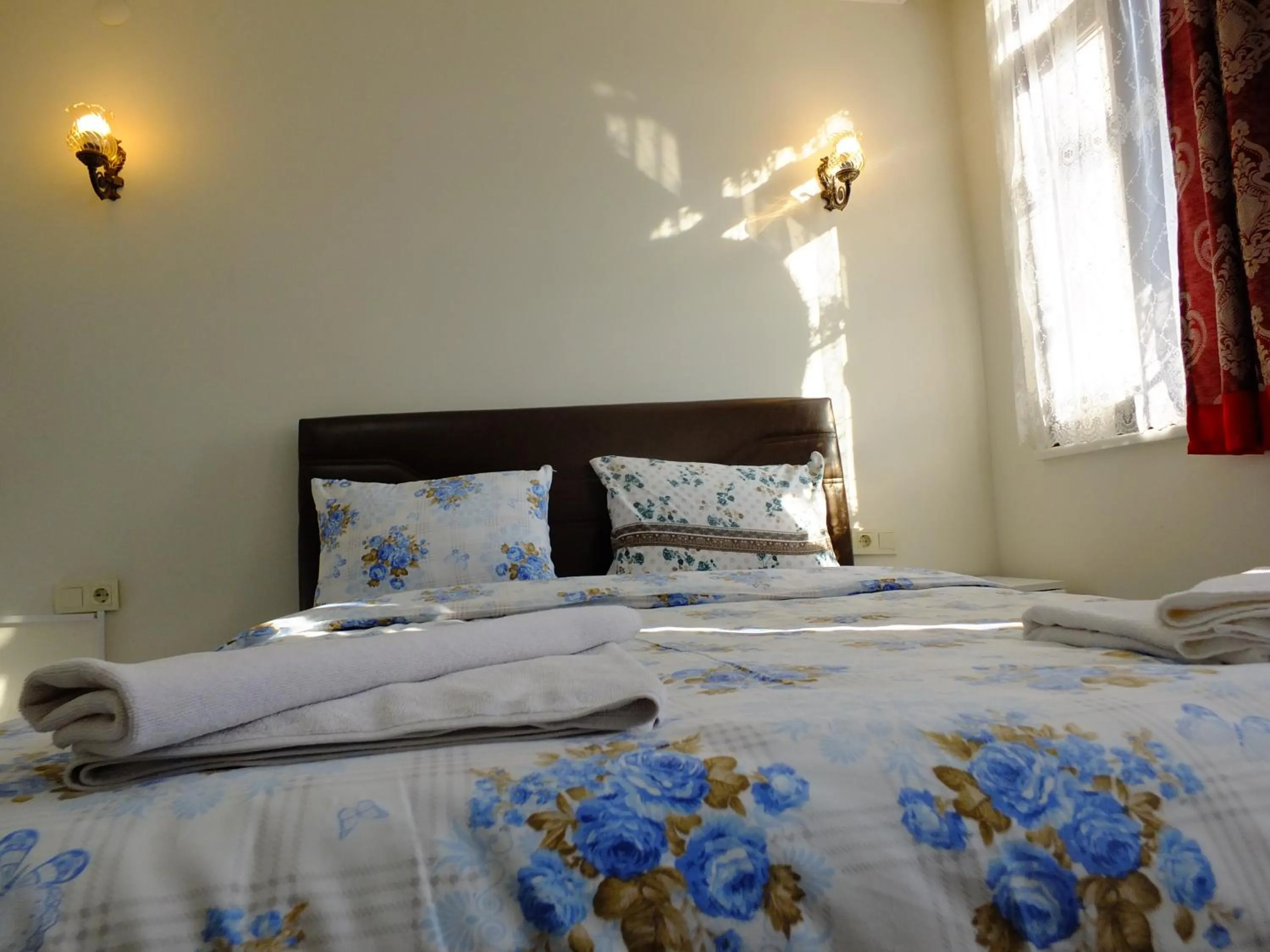 Bed in Old City Pansiyon