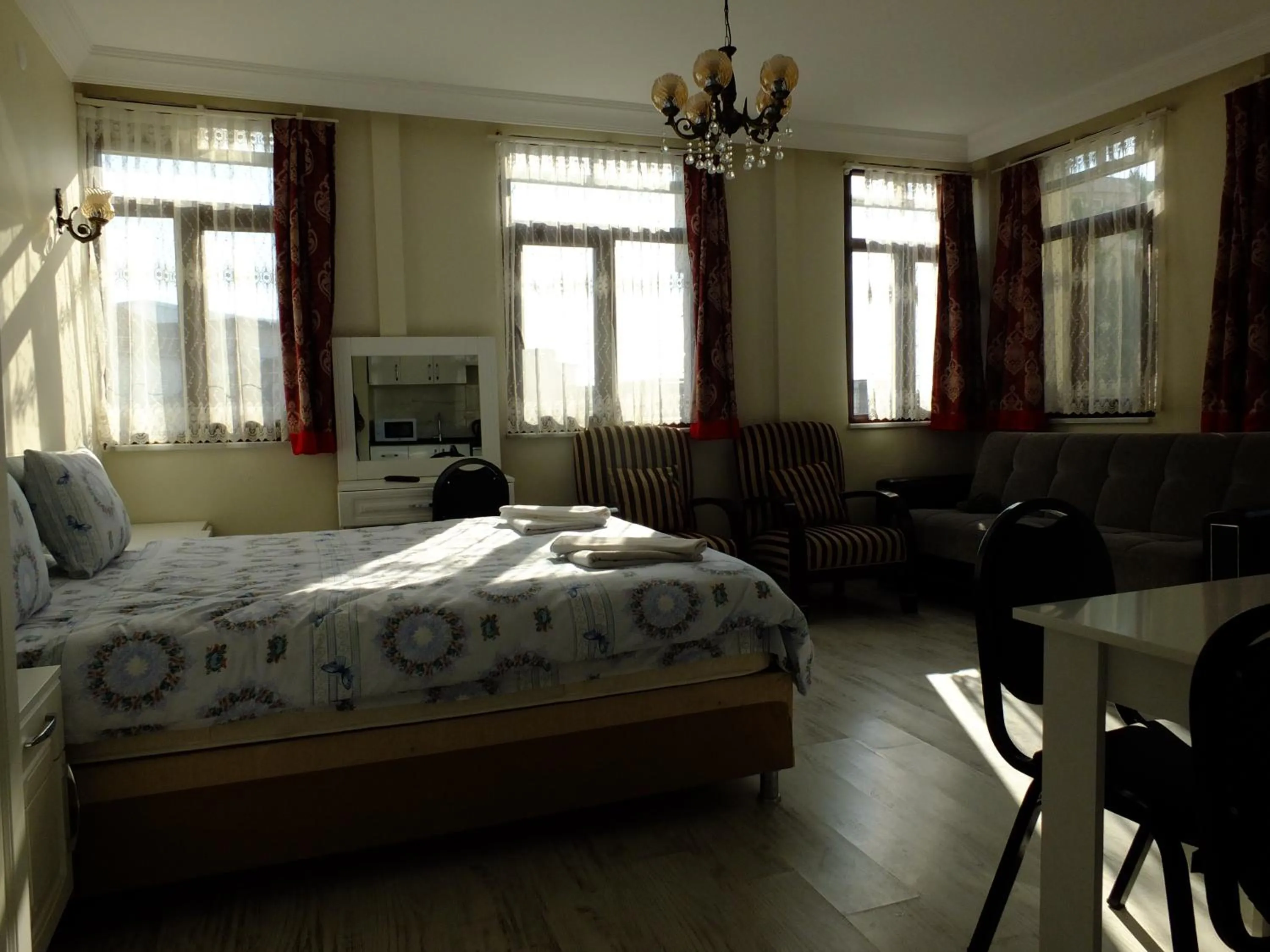 Bed in Old City Pansiyon