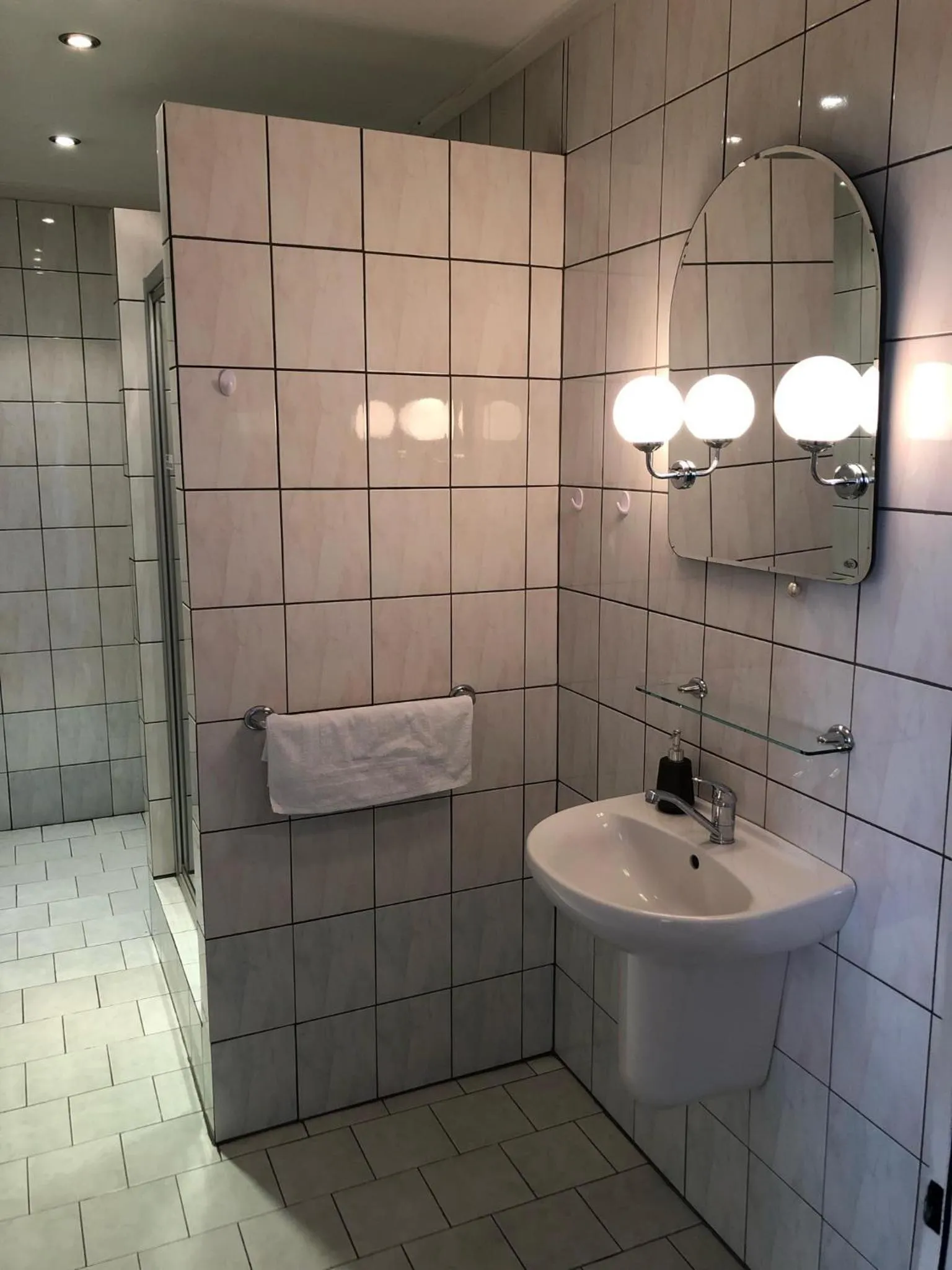 Shower in Hotel Piast