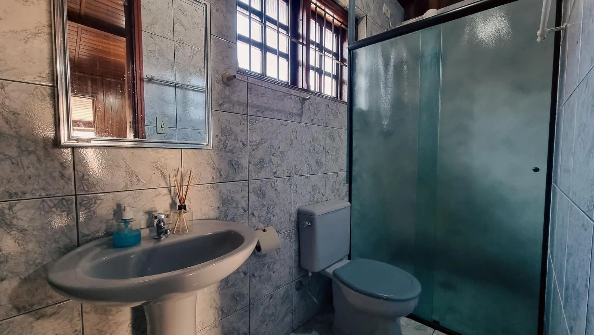 Photo of the whole room in Piscina Aquecida , SPA, Bilhar, Ar Cond, Wi-Fi