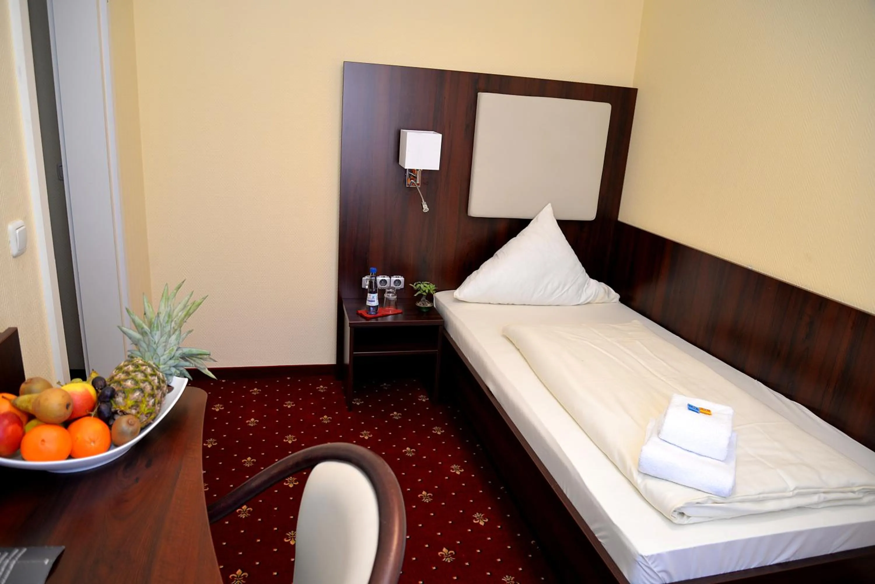 Bed in Hotel Neugrabener Hof