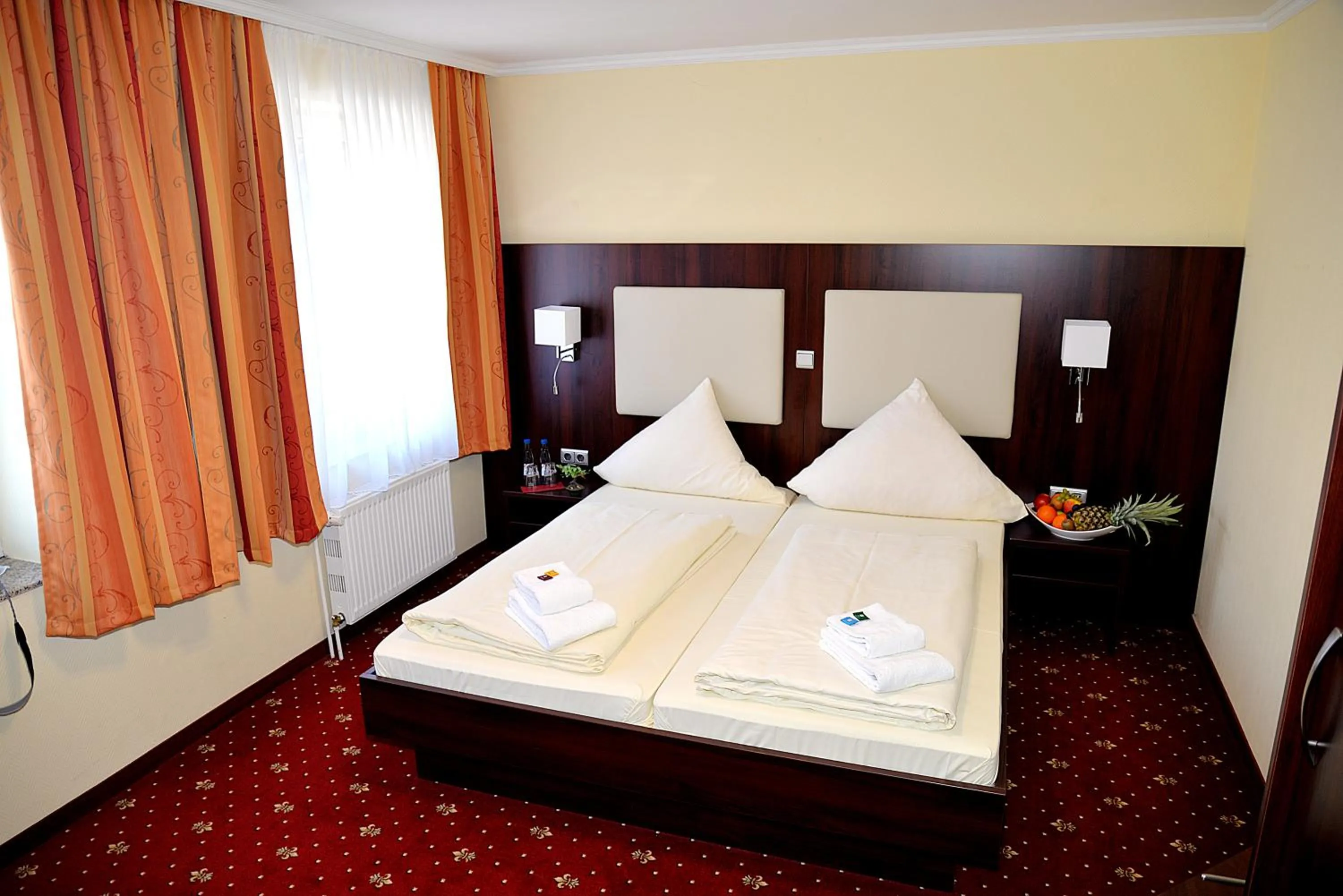 Bed in Hotel Neugrabener Hof