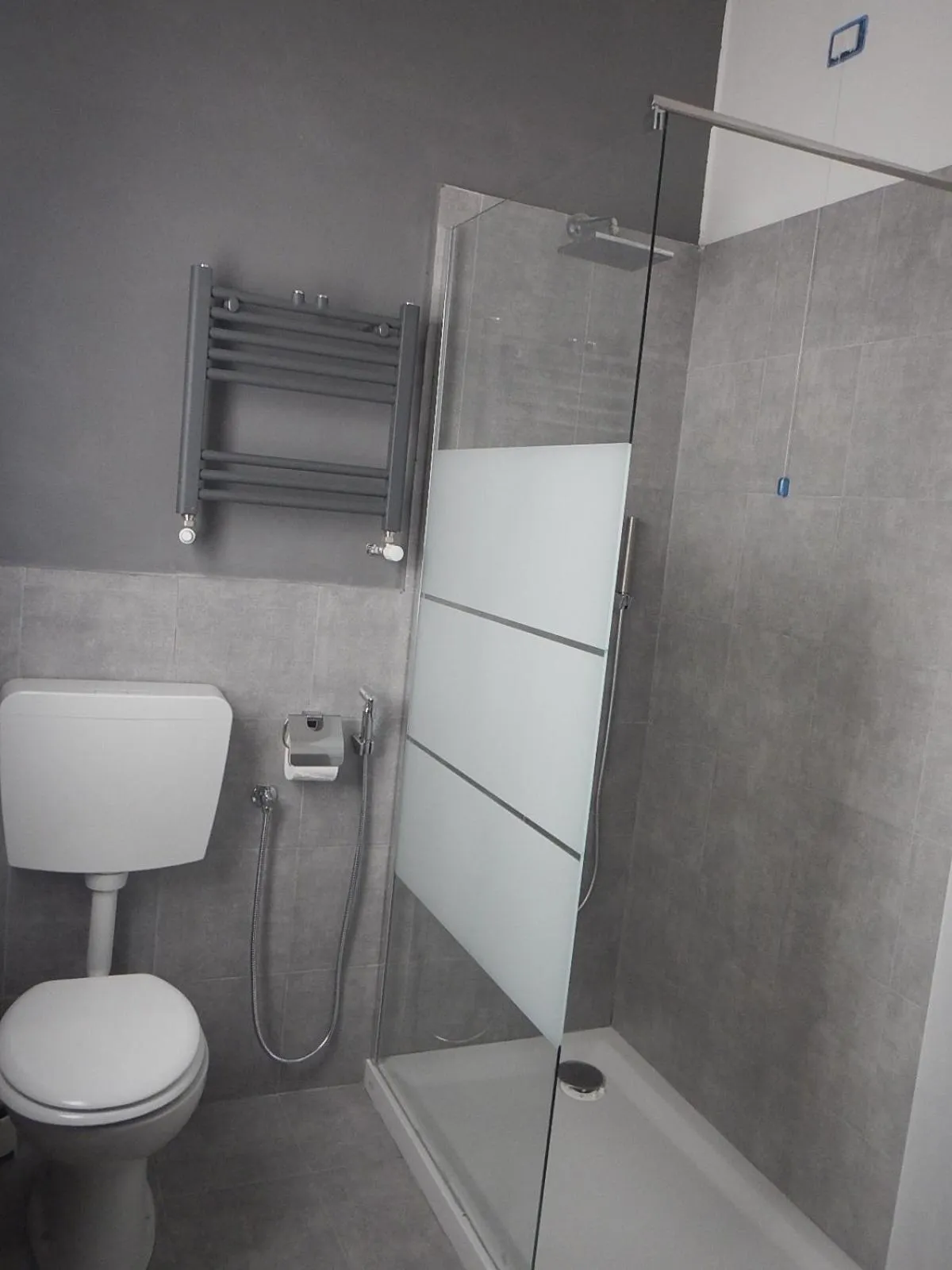 La Pergola Private Parking