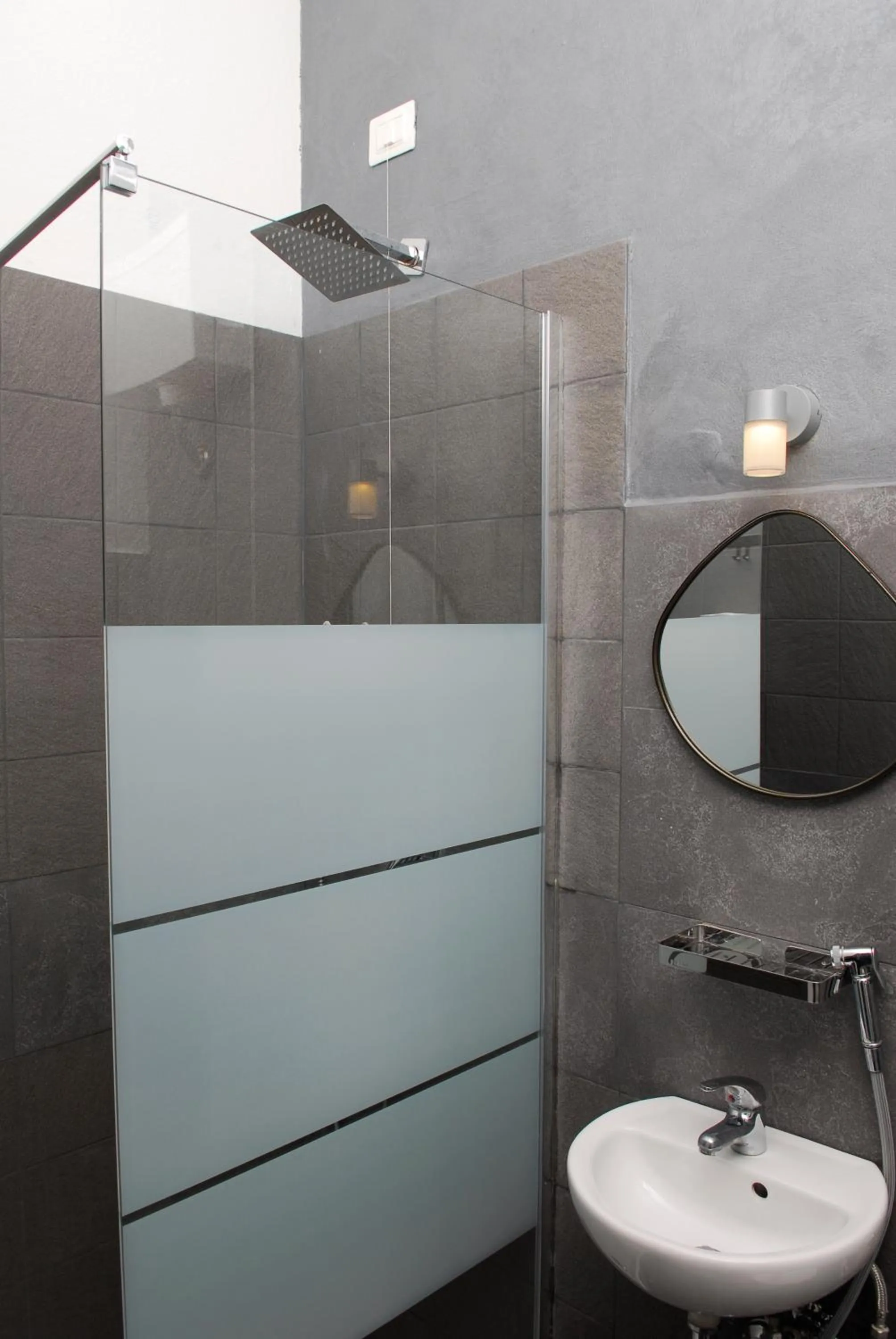 La Pergola Private Parking