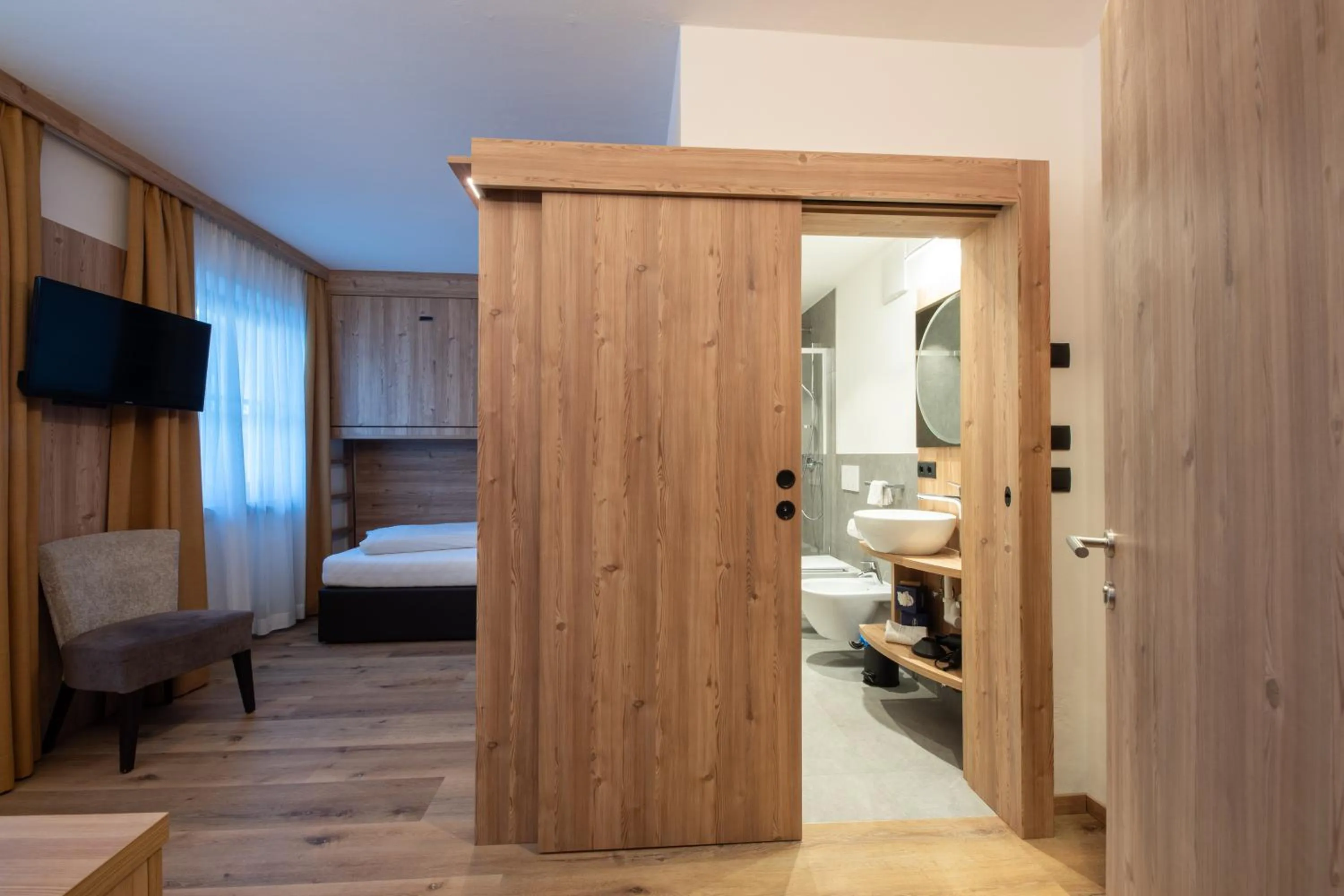 Bed in Hotel Mondschein