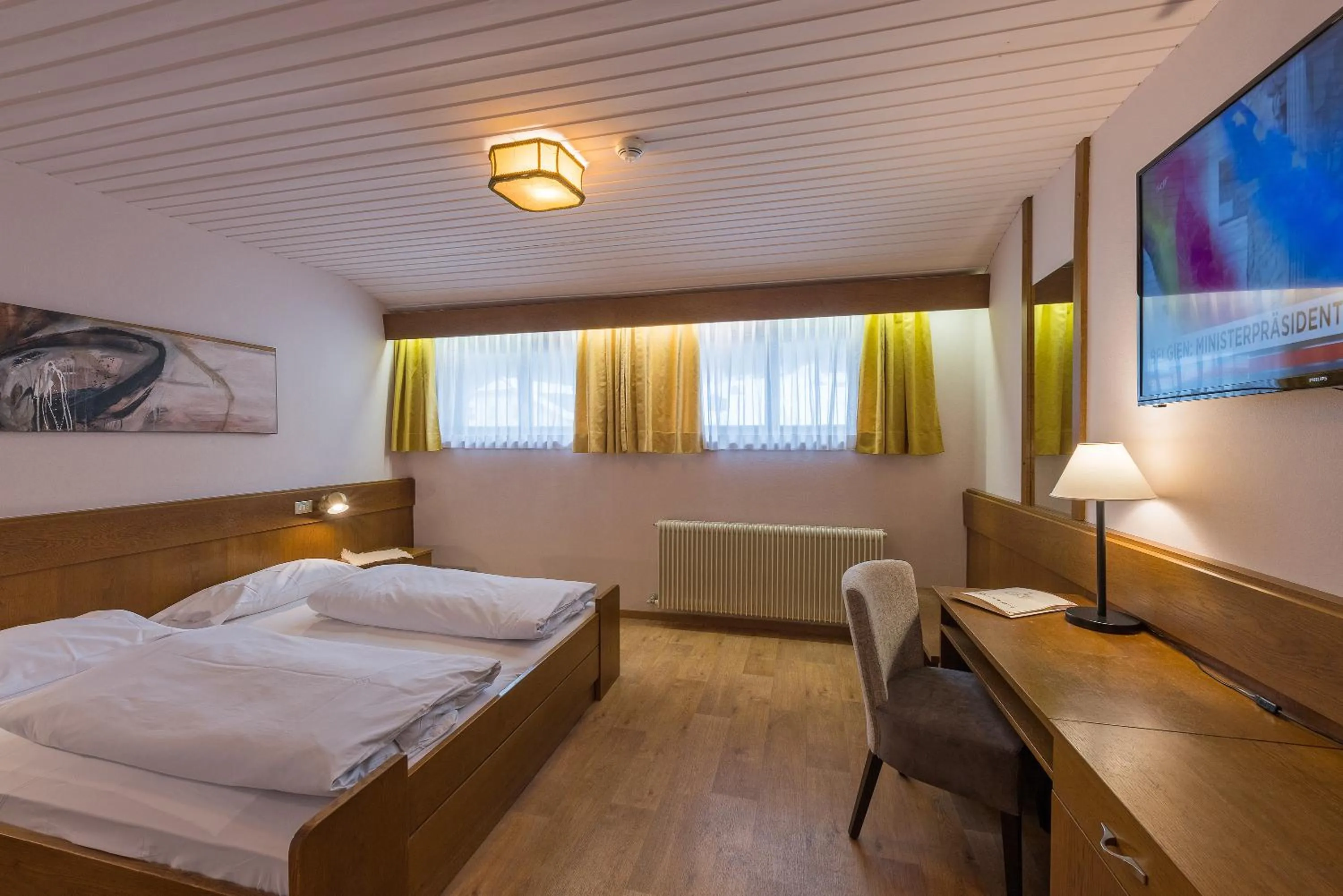 Photo of the whole room, Bed in Hotel Mondschein