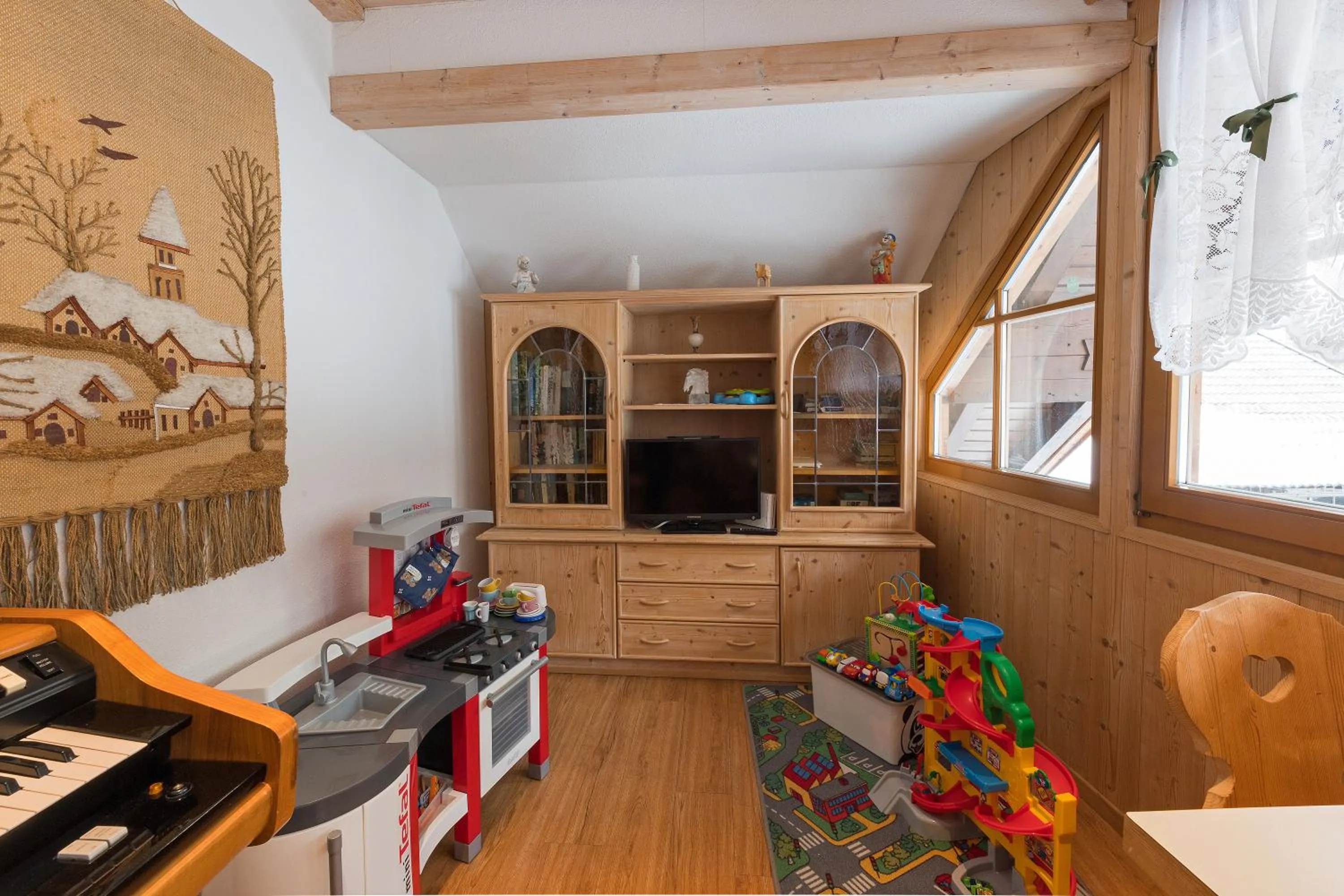 Communal lounge/ TV room in Hotel Mondschein