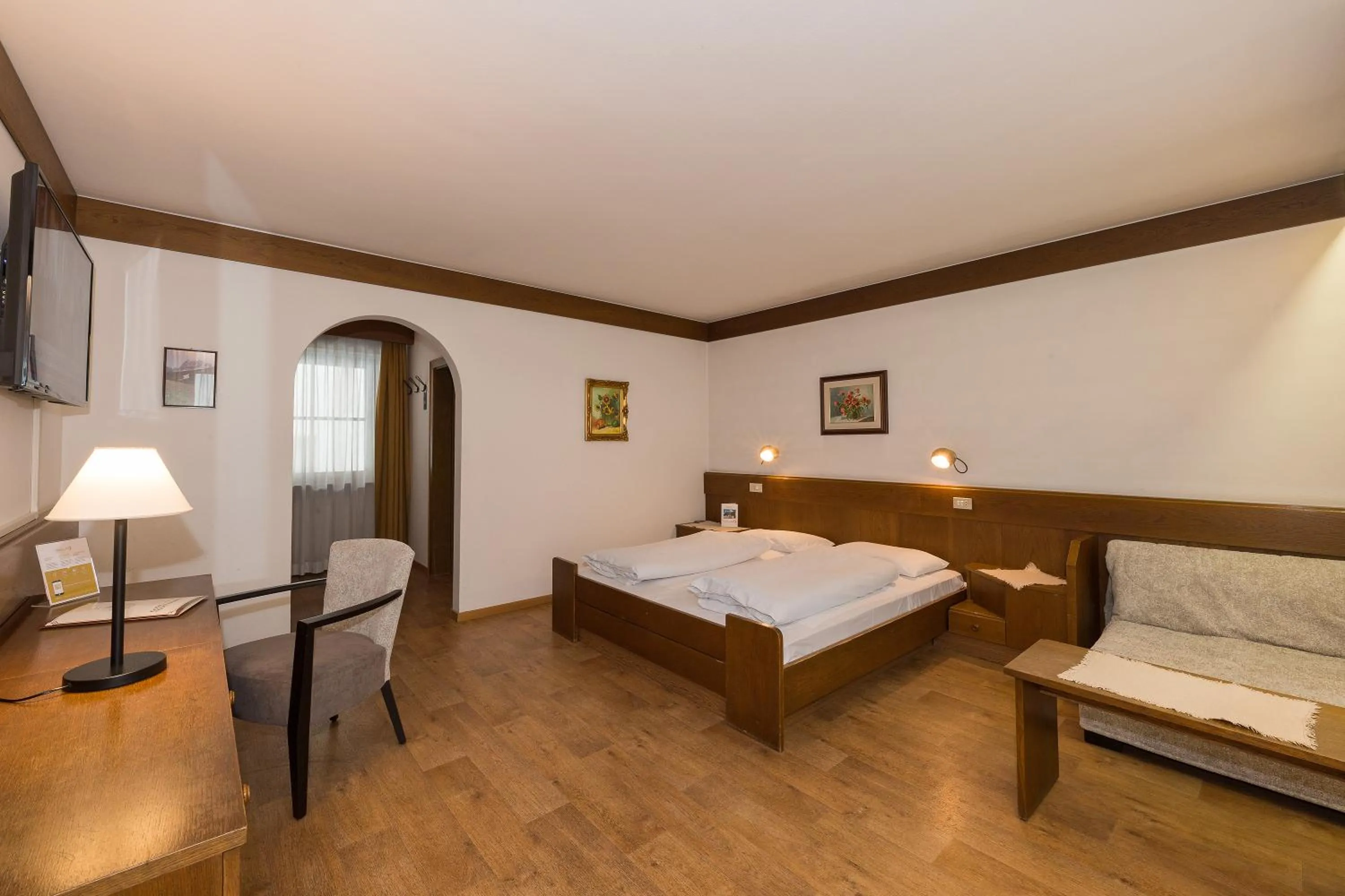 Photo of the whole room, Bed in Hotel Mondschein