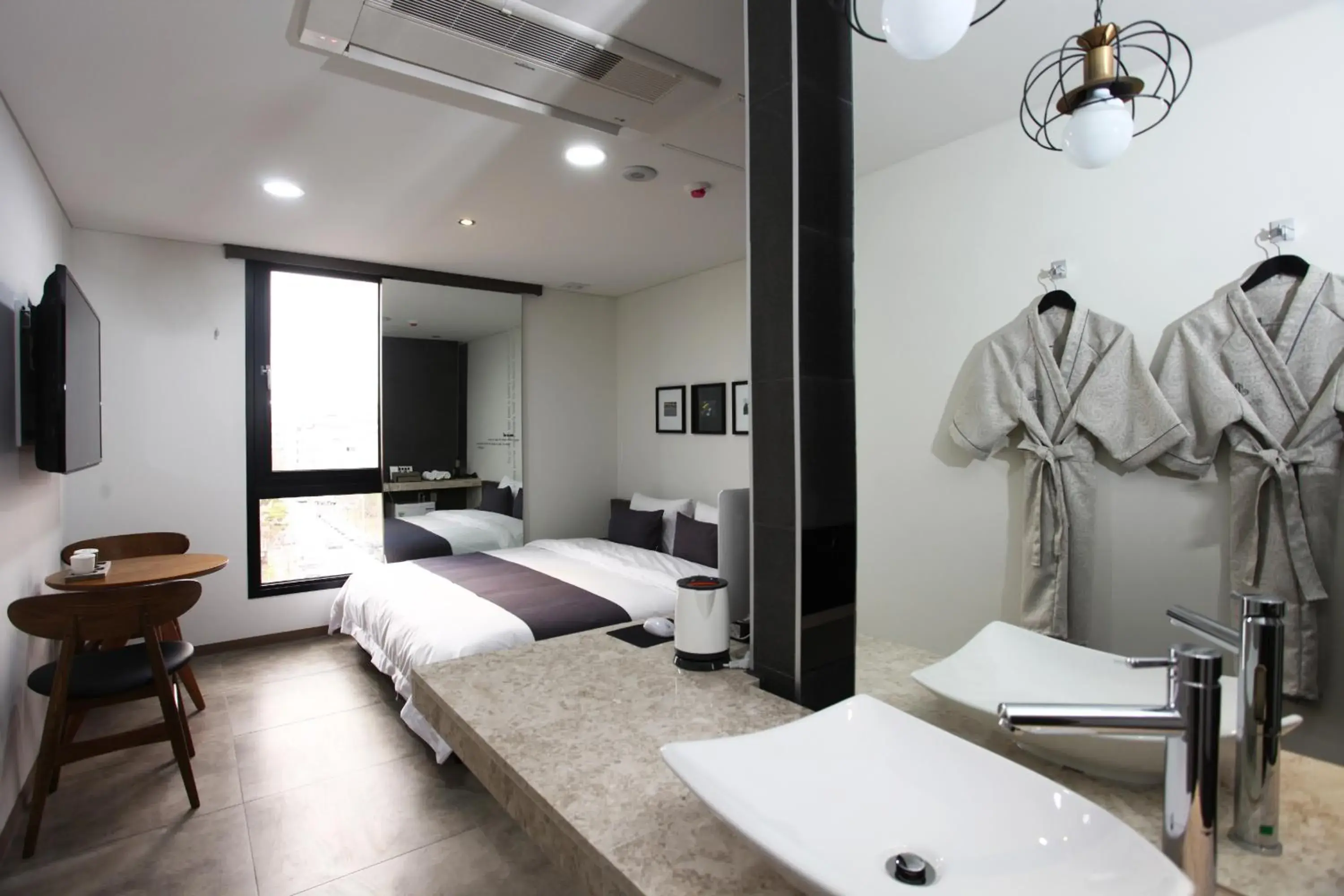 Bed in S& Hotel Bed in S& Hotel