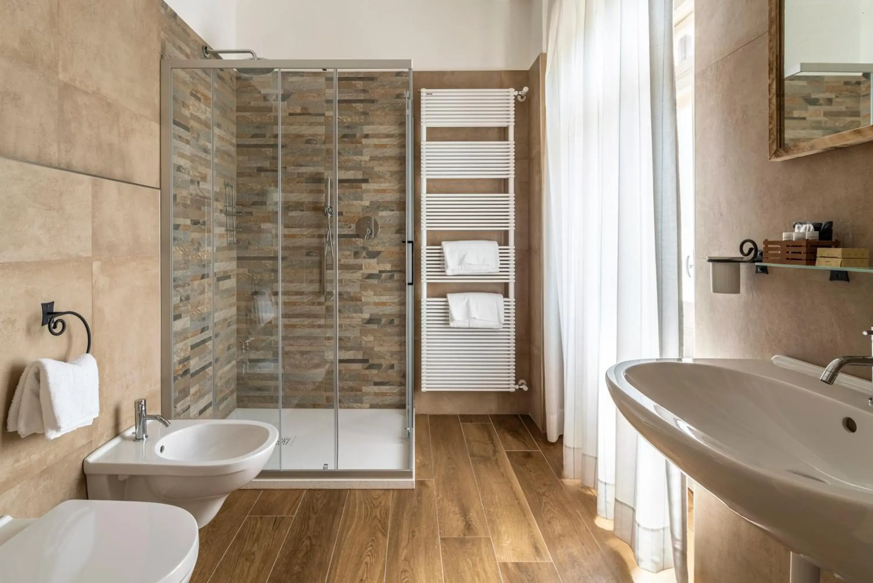 Superior Double or Twin Room with Balcony in Hotel Corona Superior Double or Twin Room with Balcony in Hotel Corona