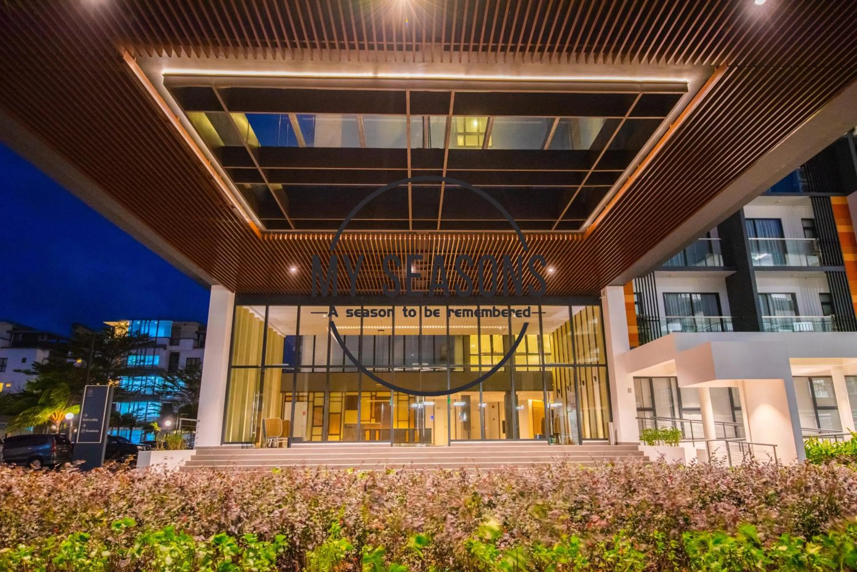 Facade/entrance in Timurbay by My Seasons