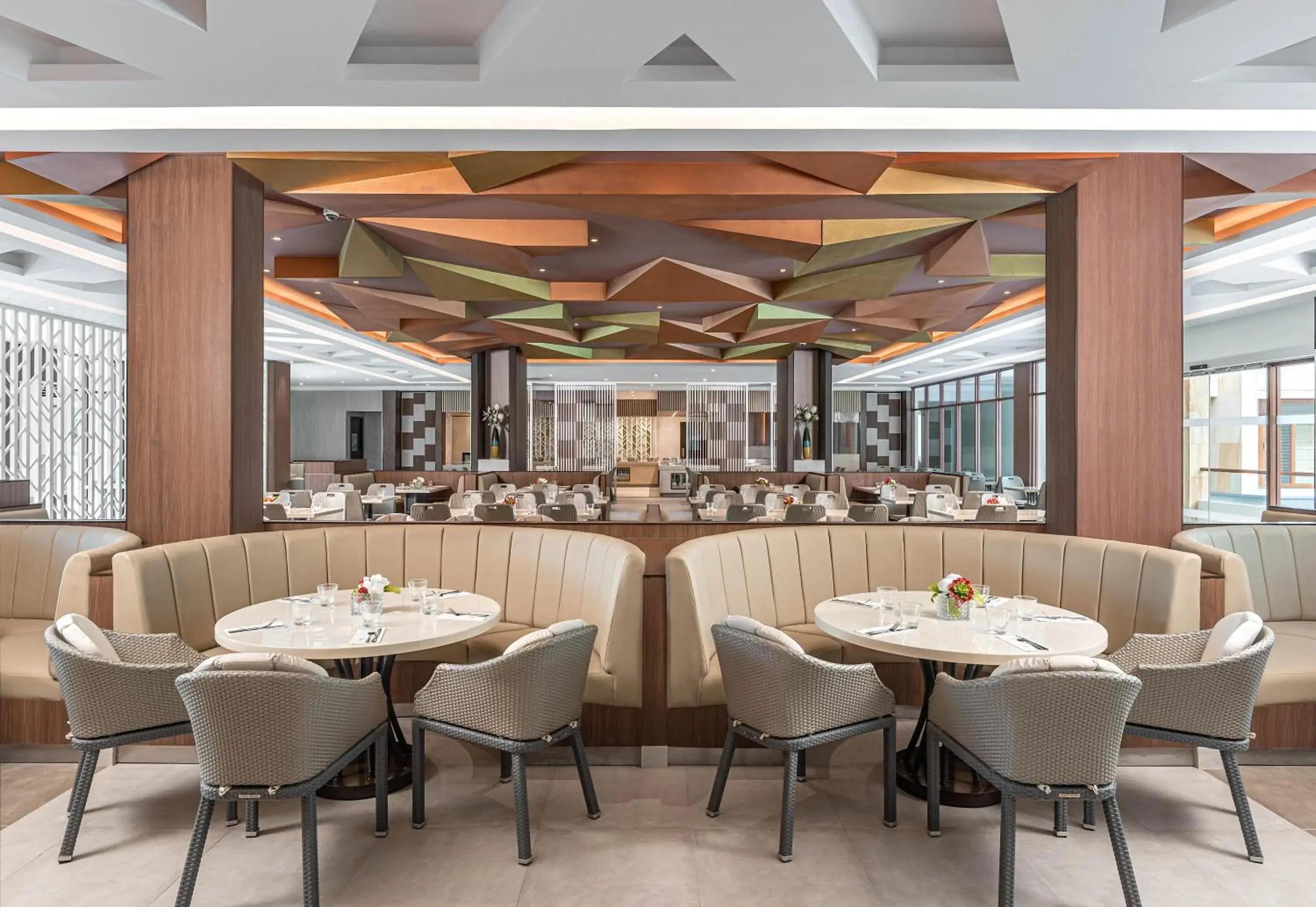 Restaurant/places to eat in Henann Tawala Resort Restaurant/places to eat in Henann Tawala Resort