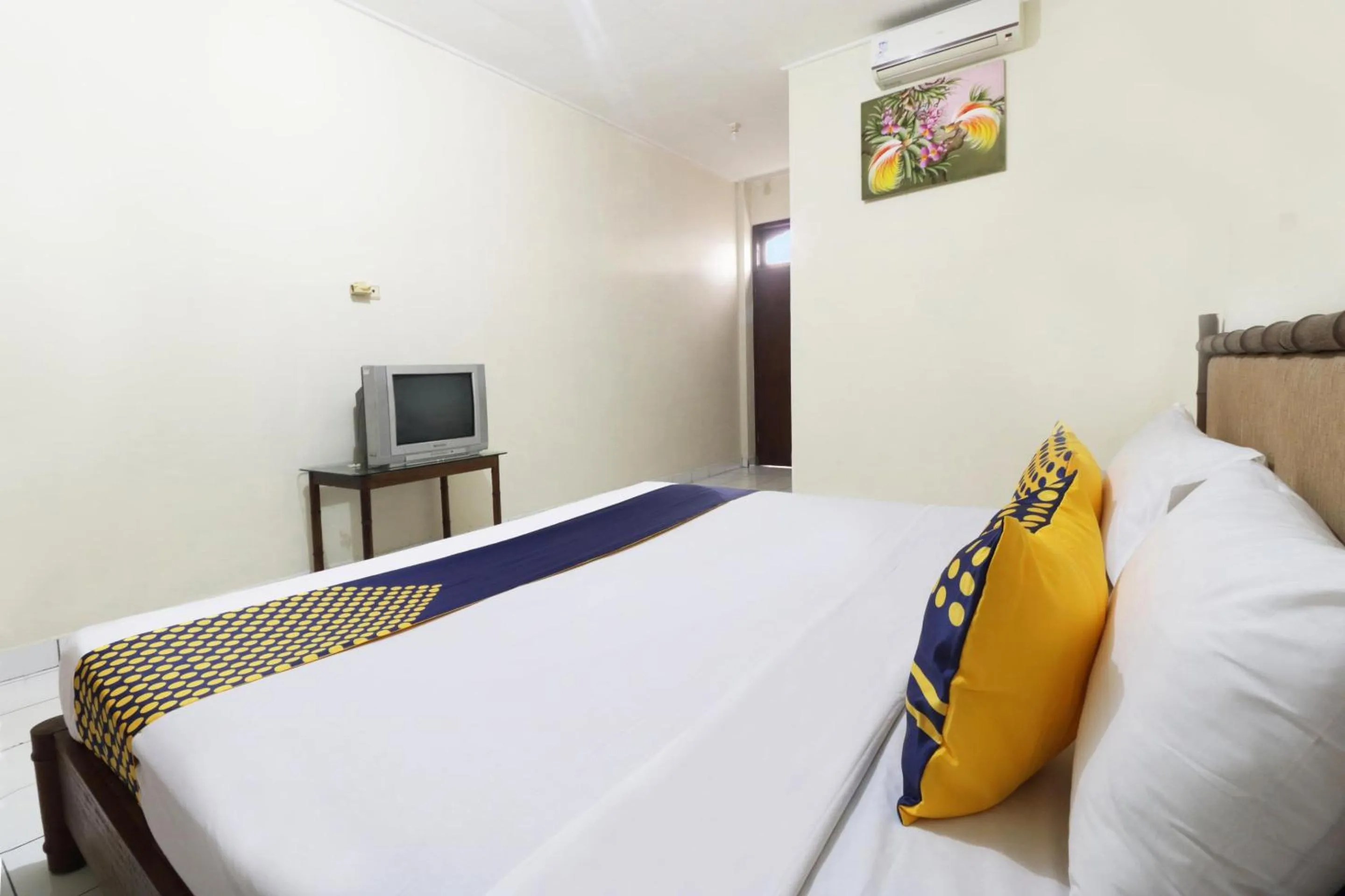 Bedroom in SPOT ON 2426 Hotel Aget Jaya Ii