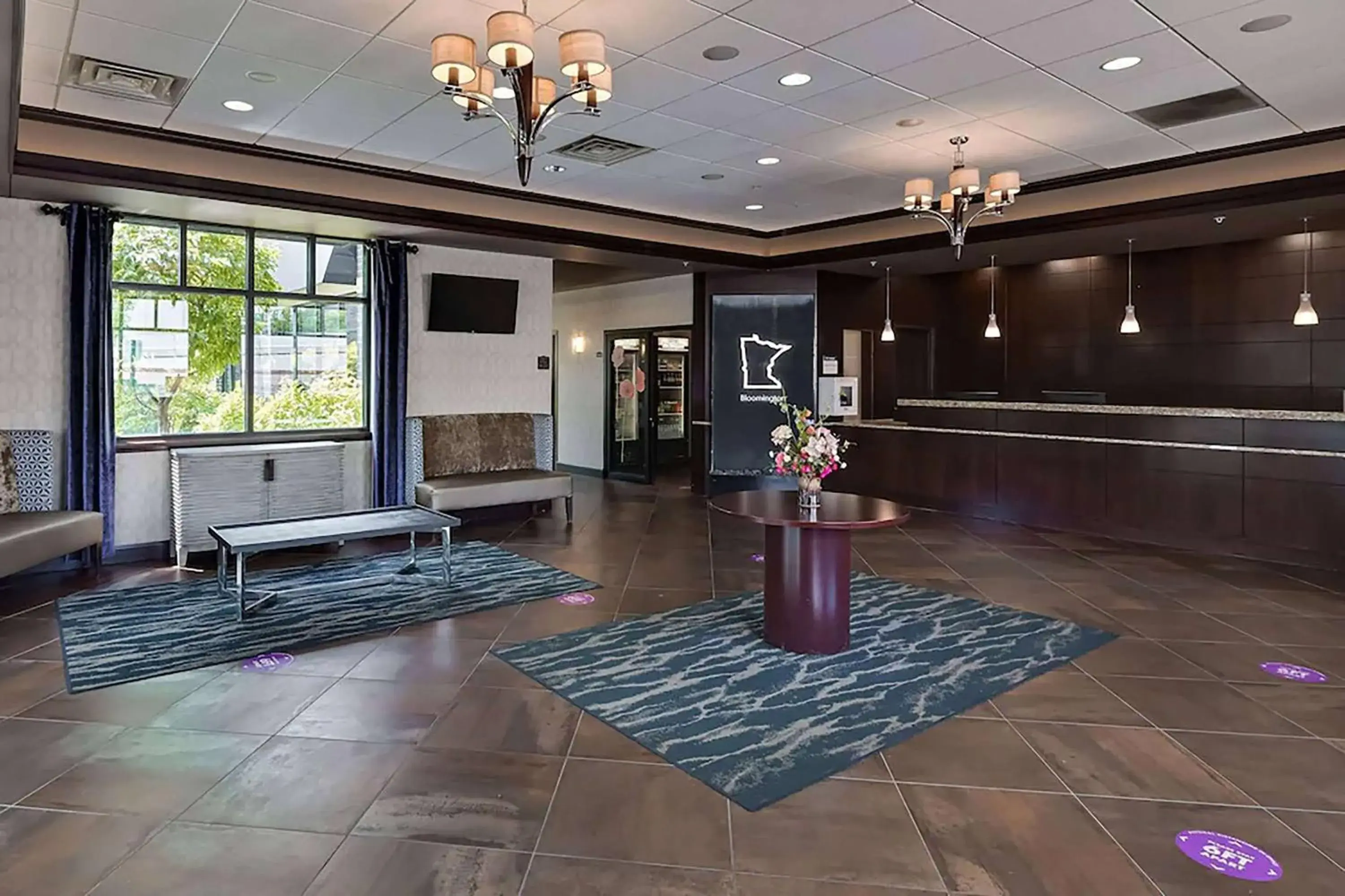 Lobby or reception in Wyndham Bloomington - Mall of America Lobby or reception in Wyndham Bloomington - Mall of America