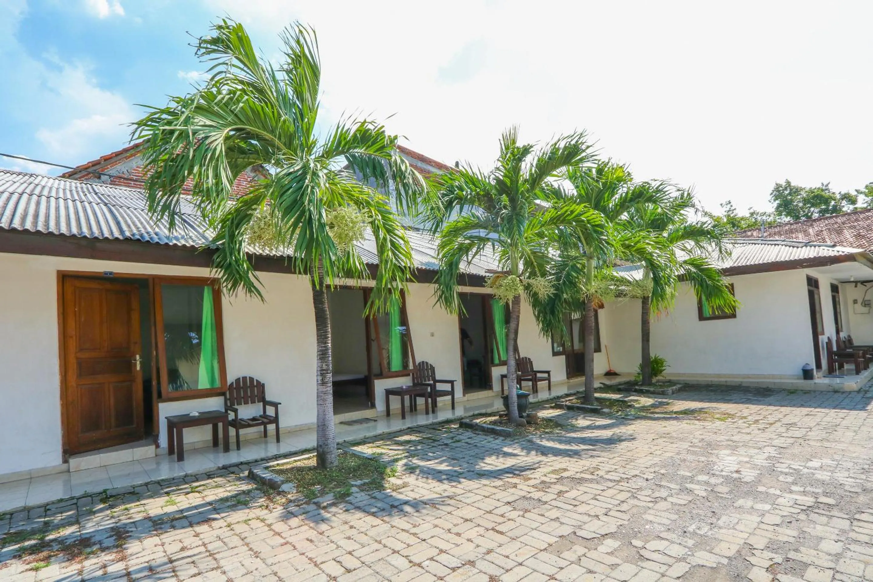 Lobby or reception in SPOT ON 2422 Hotel Moga Sari