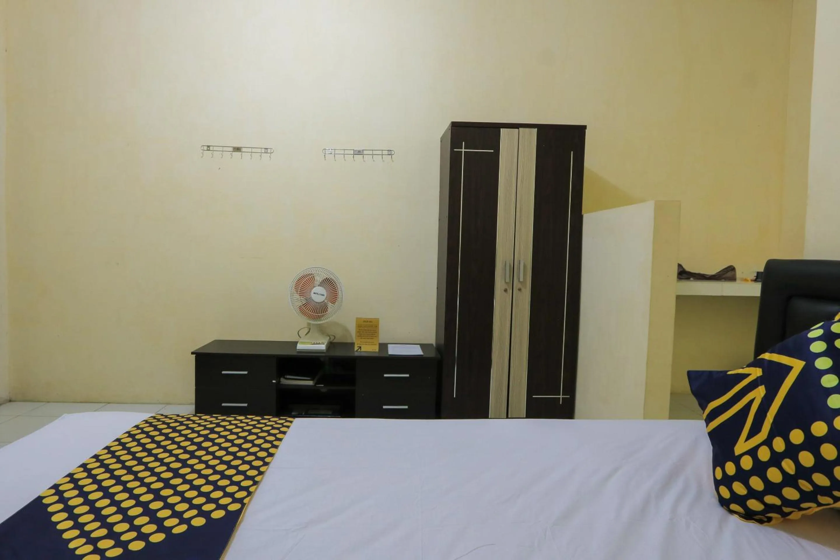 Bedroom, Bed in OYO 2371 Islami Family Residence