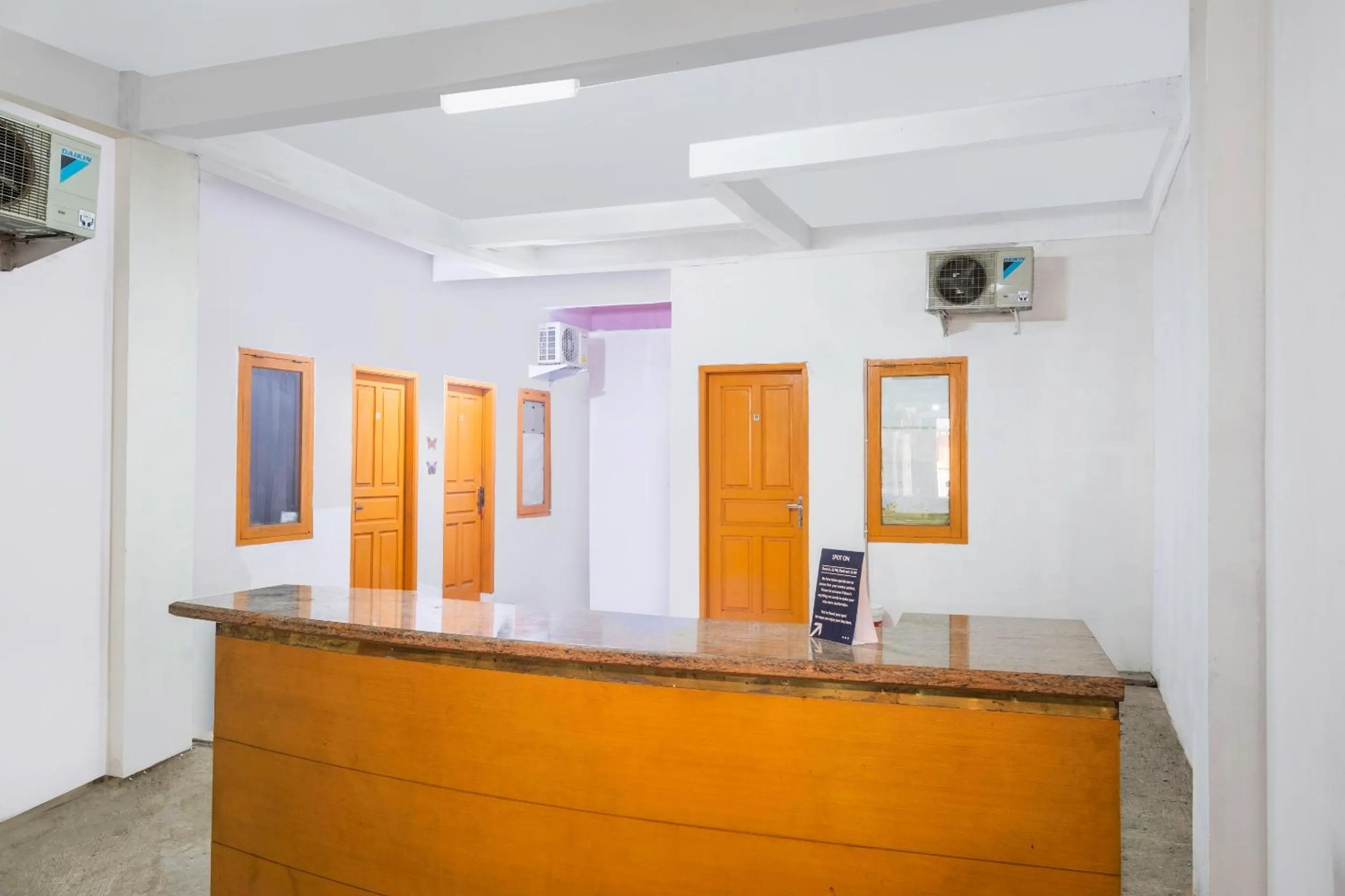 Lobby or reception in OYO Life 2412 Mandala Residence