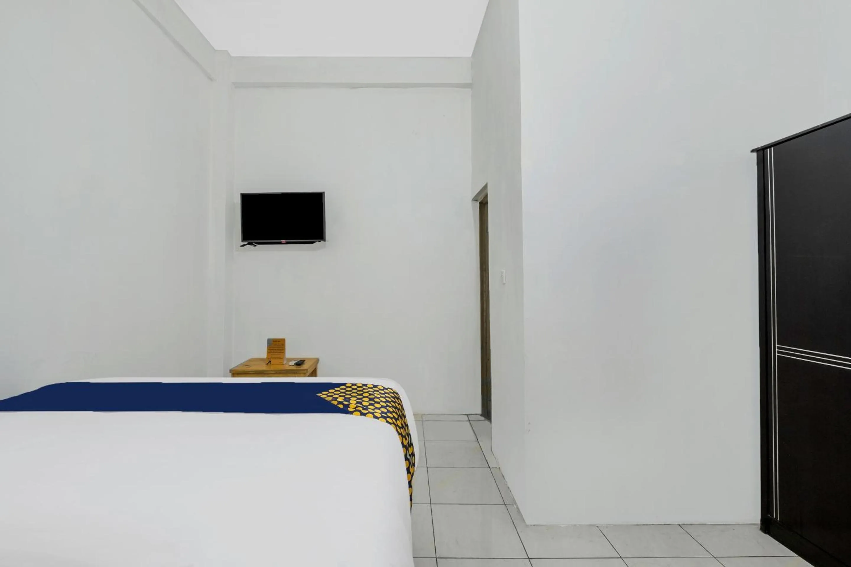 Bedroom, Bed in OYO Life 2412 Mandala Residence