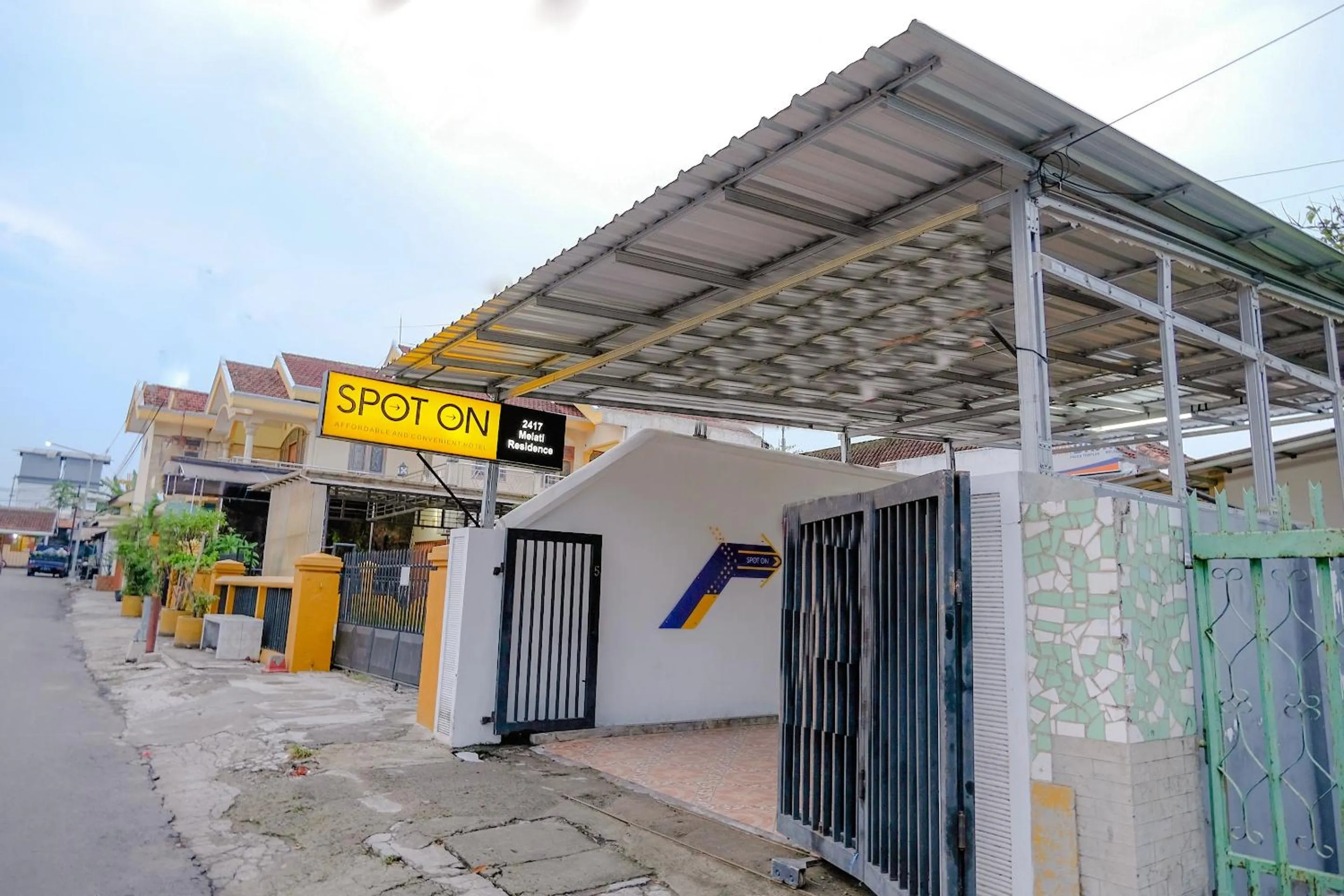 Facade/entrance in OYO 2417 Melati Residence