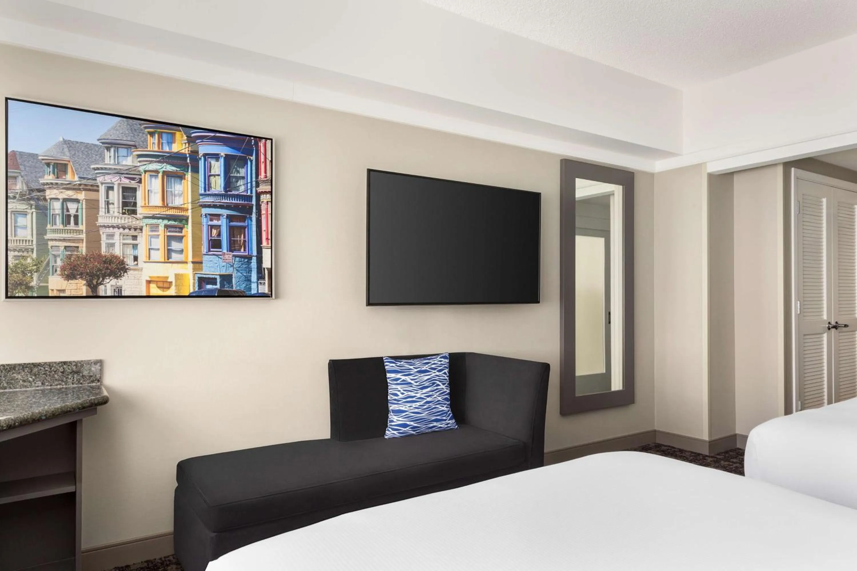 Bed in Hilton San Francisco Financial District