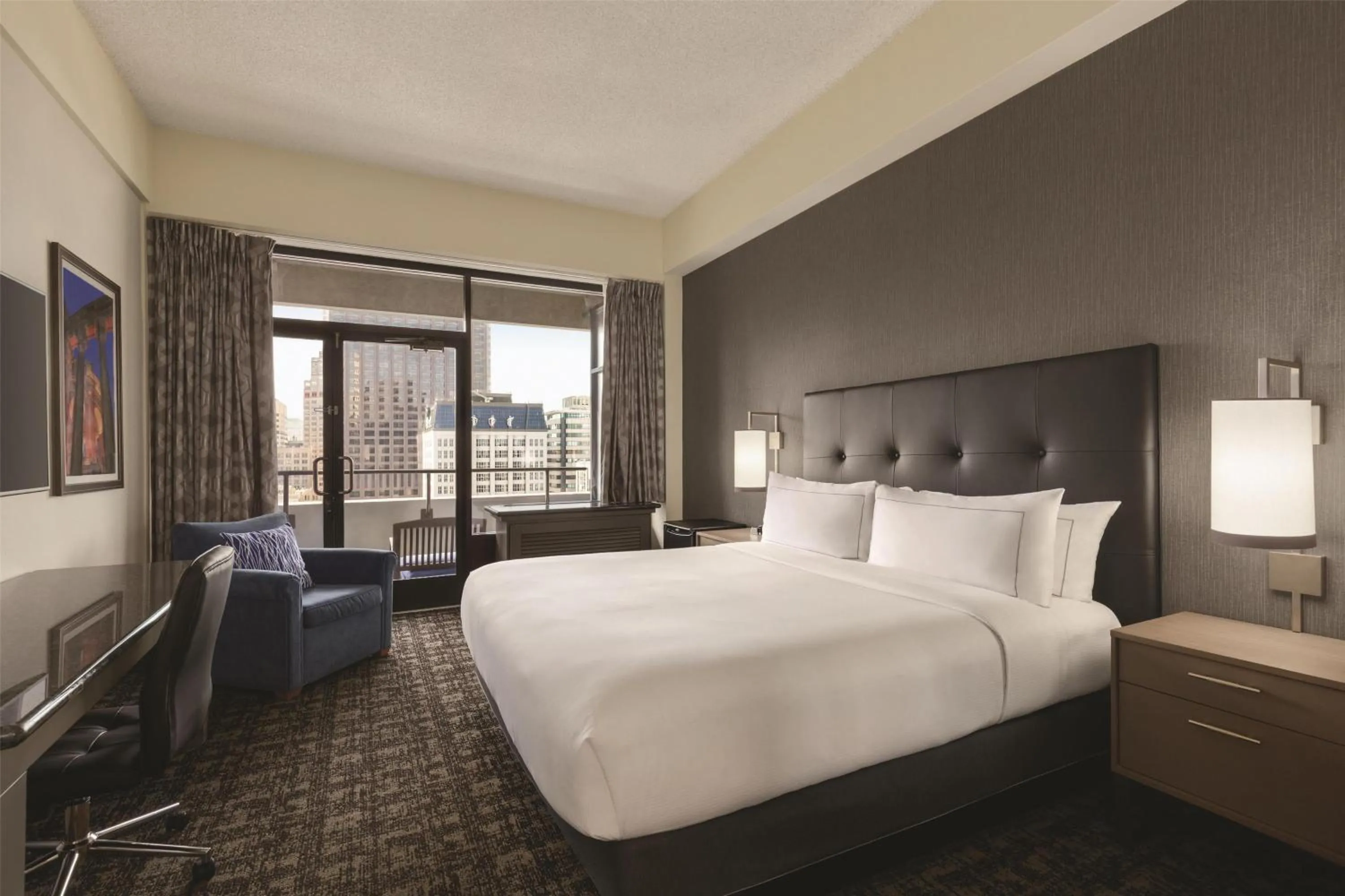 Bedroom, Bed in Hilton San Francisco Financial District