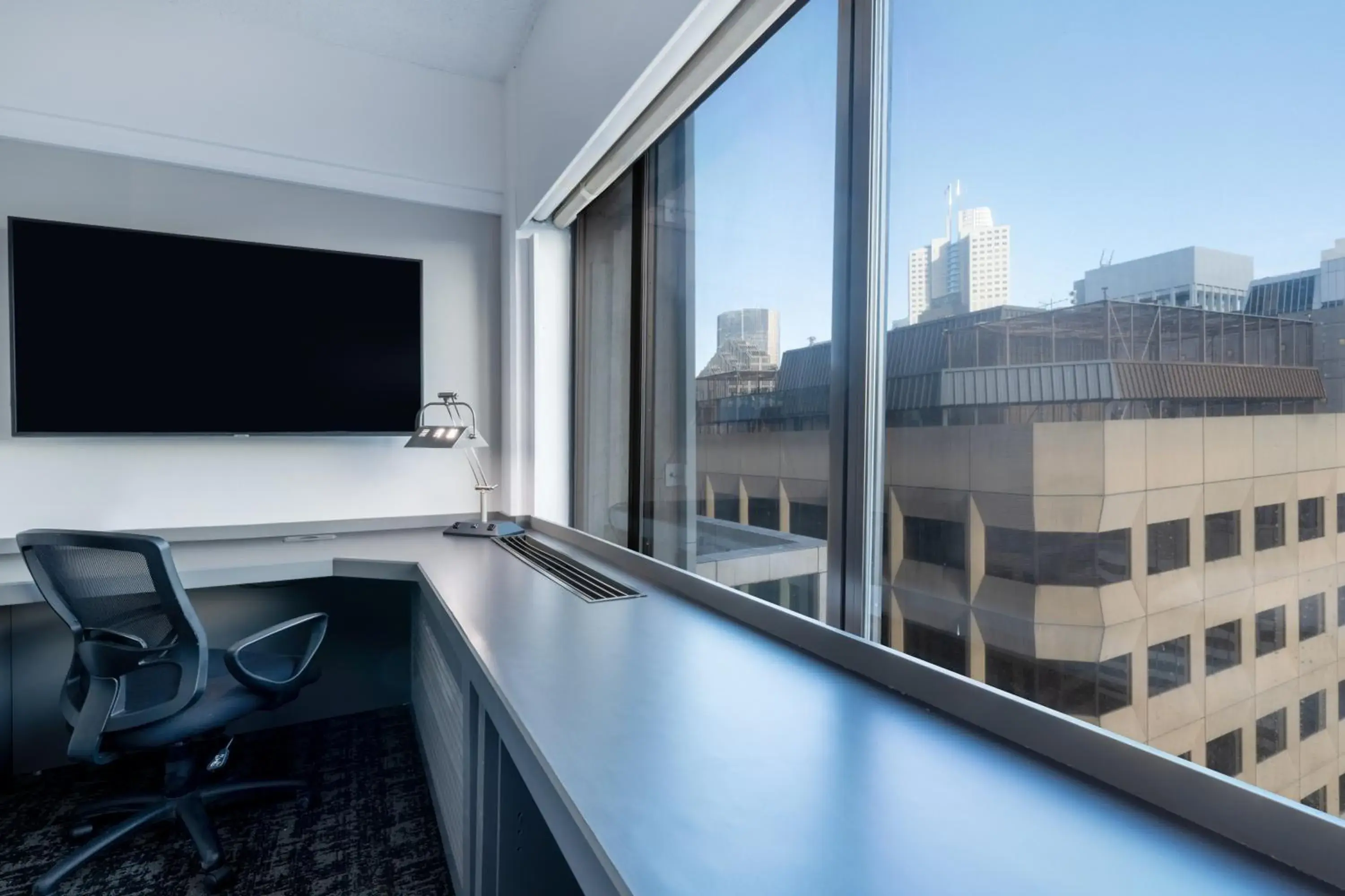 Premium Queen Room - Disability Access with Roll In Shower in Hilton San Francisco Financial District Premium Queen Room - Disability Access with Roll In Shower in Hilton San Francisco Financial District