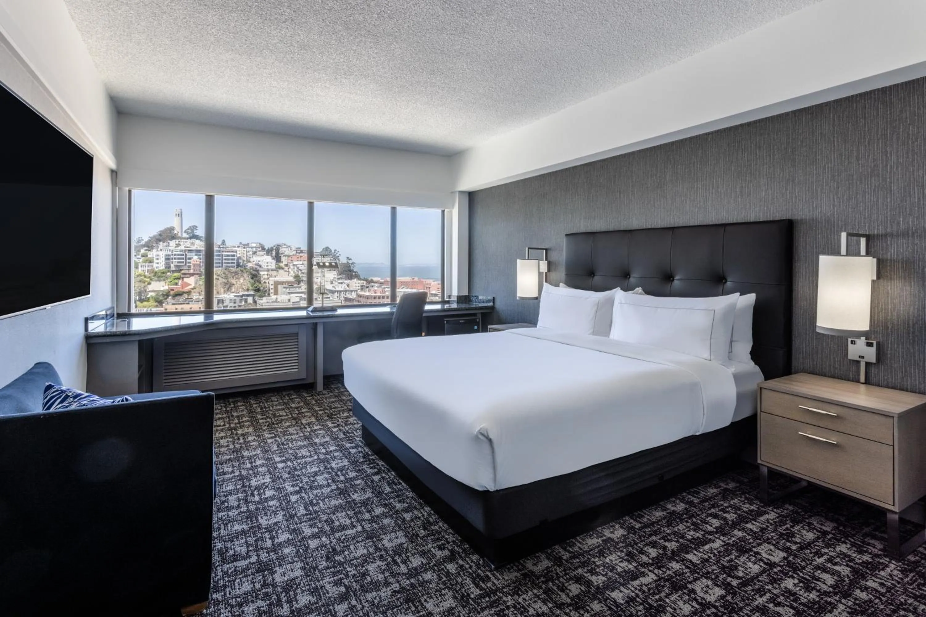 Bed in Hilton San Francisco Financial District