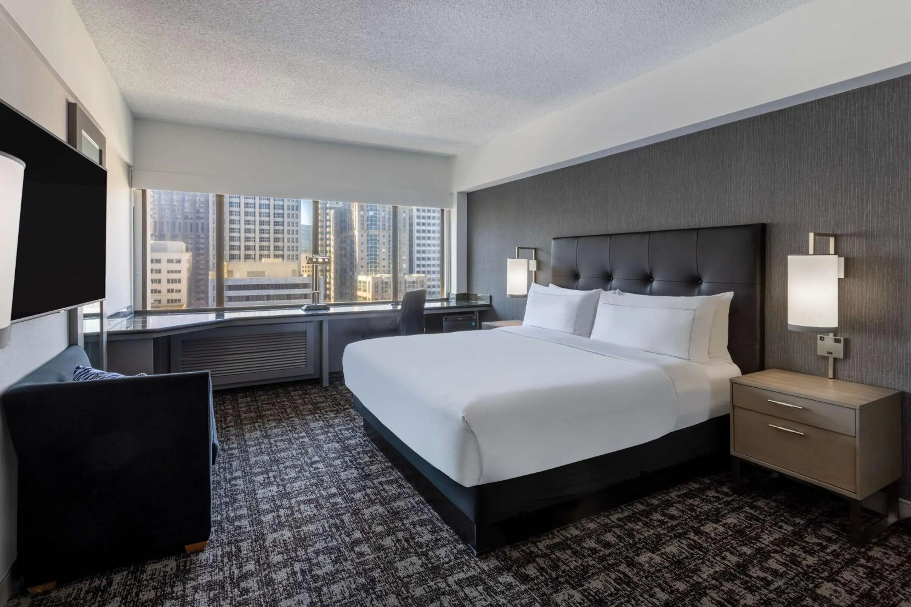 Bedroom, Bed in Hilton San Francisco Financial District