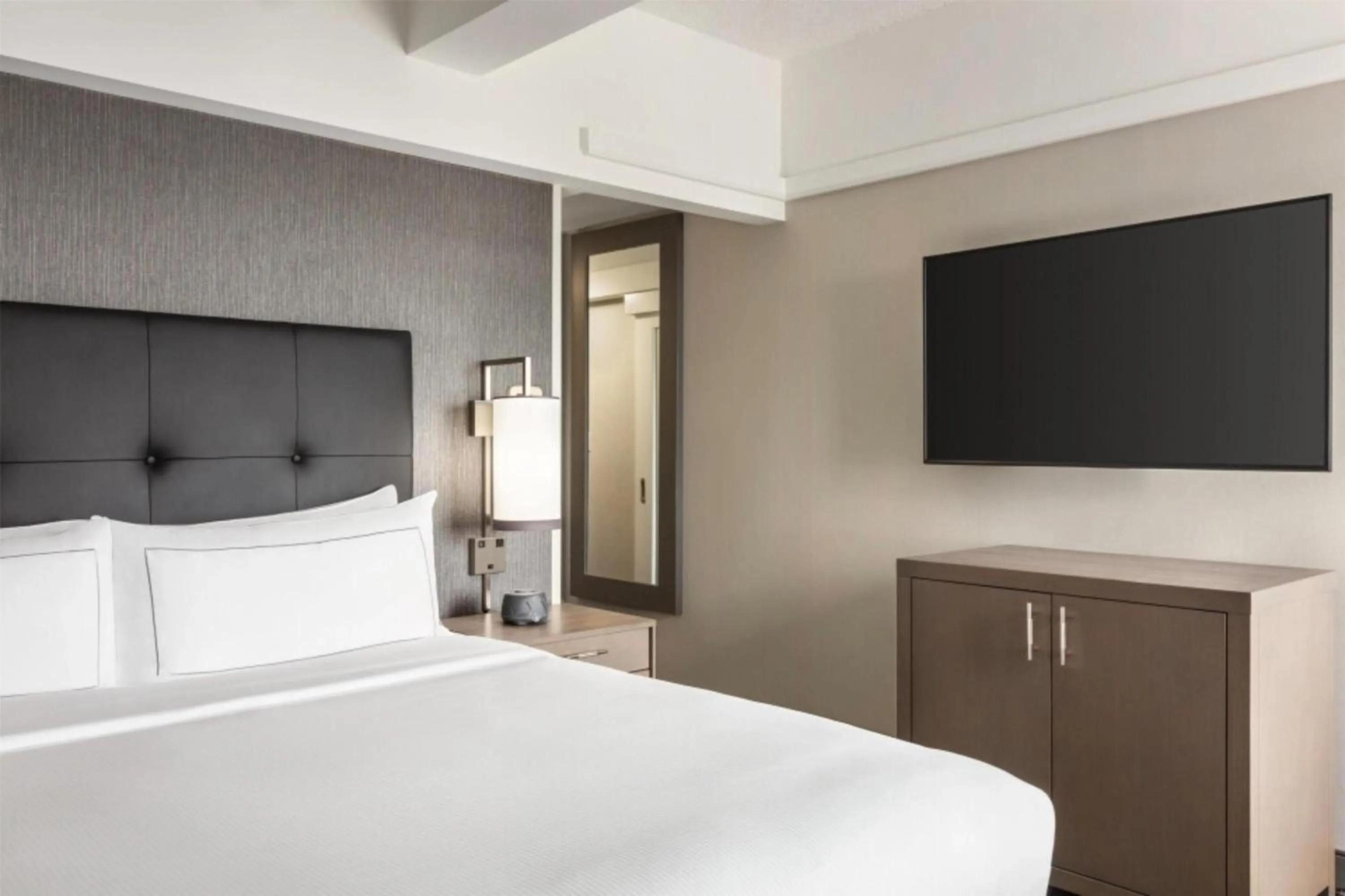 Bed in Hilton San Francisco Financial District