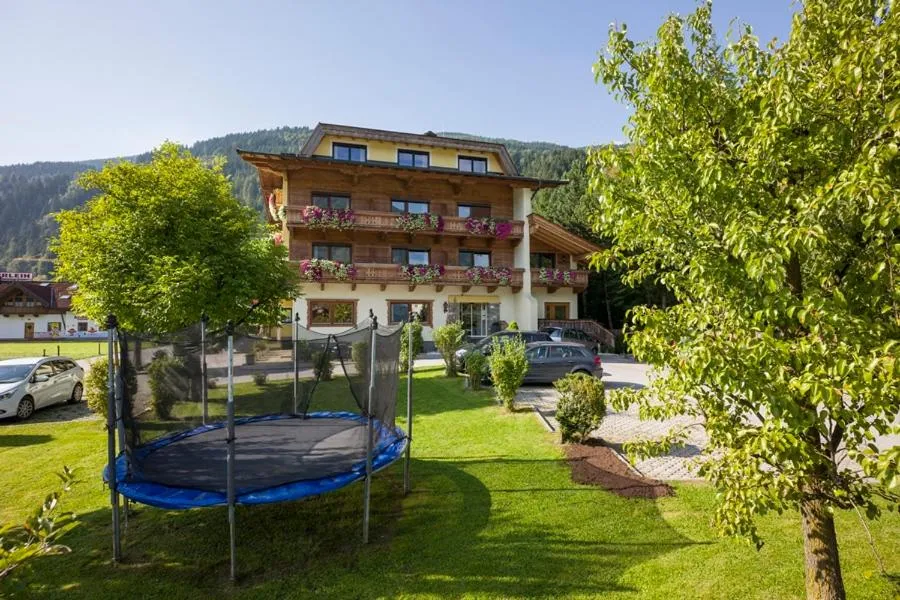 Property building in Hotel Garni Klocker