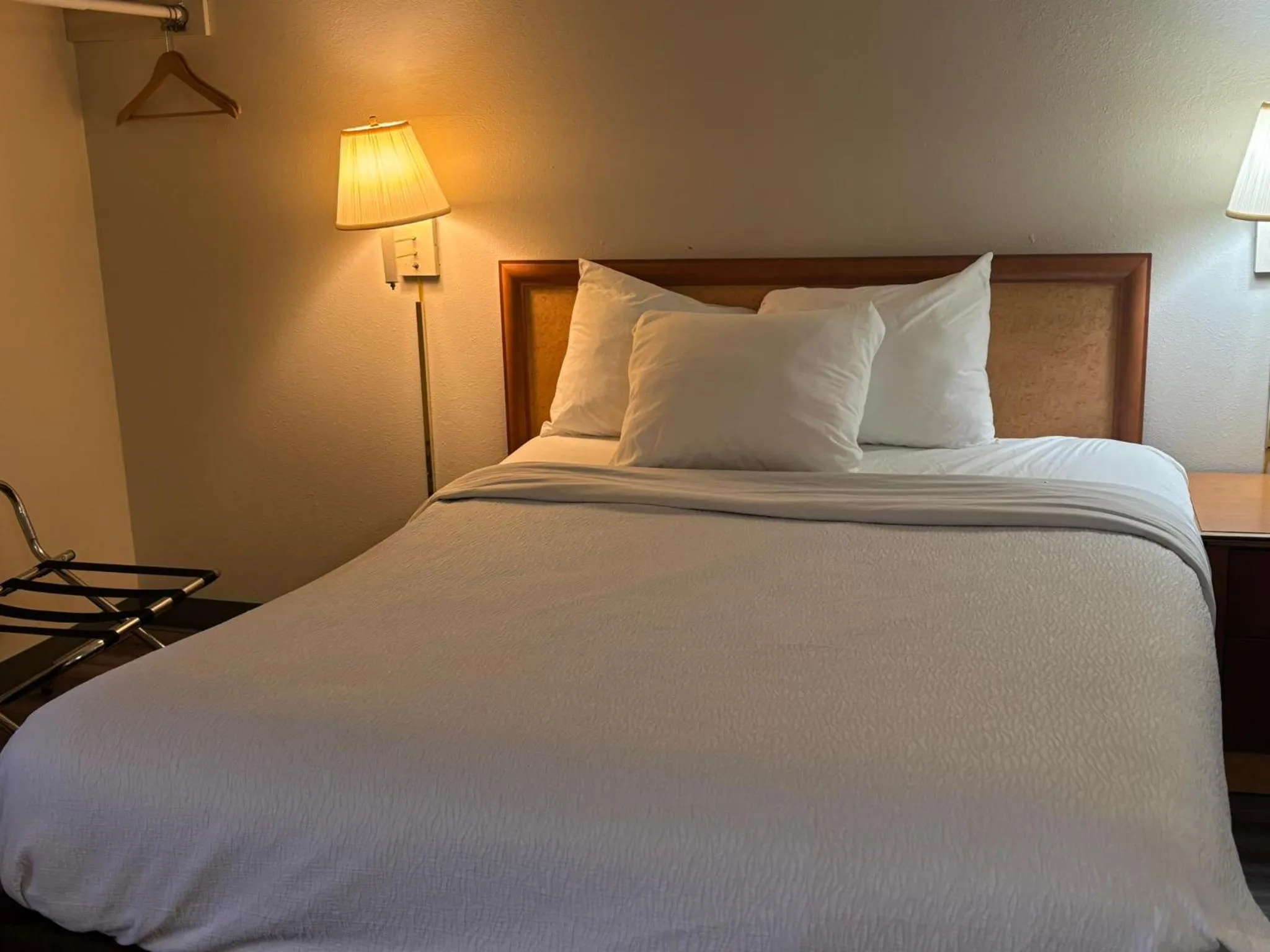 Bed in Skyway Inn - Seatac