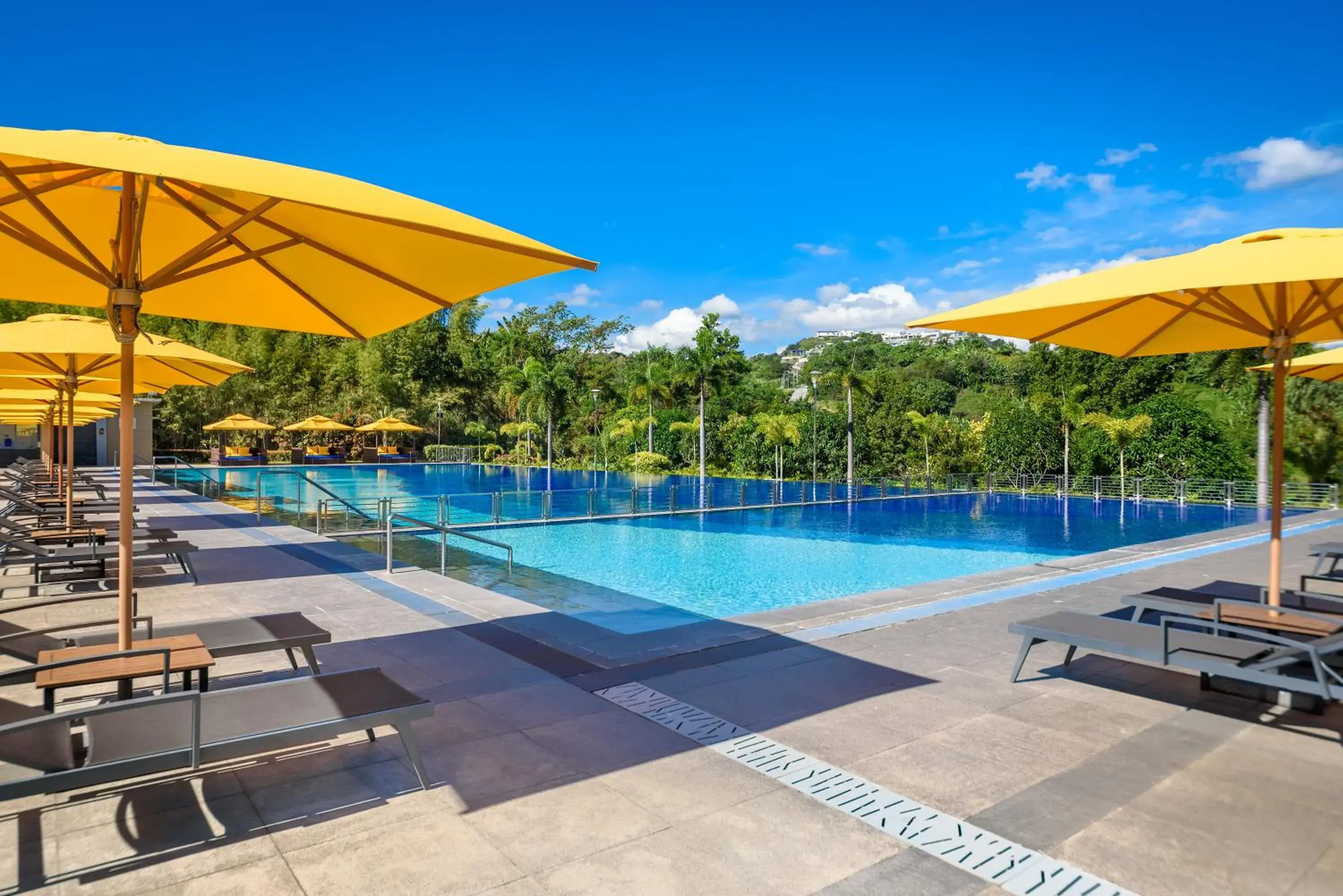 Swimming pool in Hilton Clark Sun Valley Resort Swimming pool in Hilton Clark Sun Valley Resort