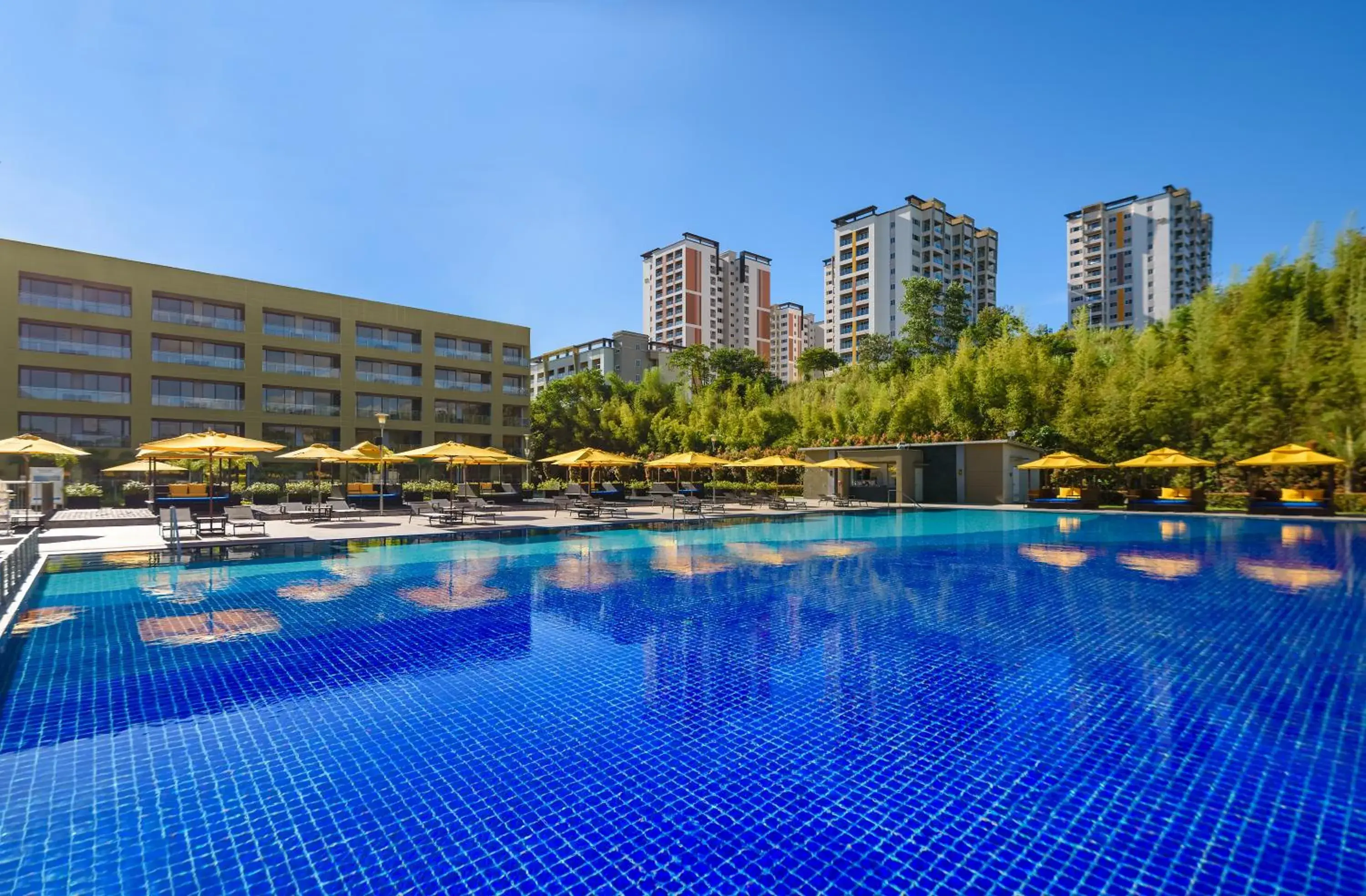 Swimming pool in Hilton Clark Sun Valley Resort Swimming pool in Hilton Clark Sun Valley Resort