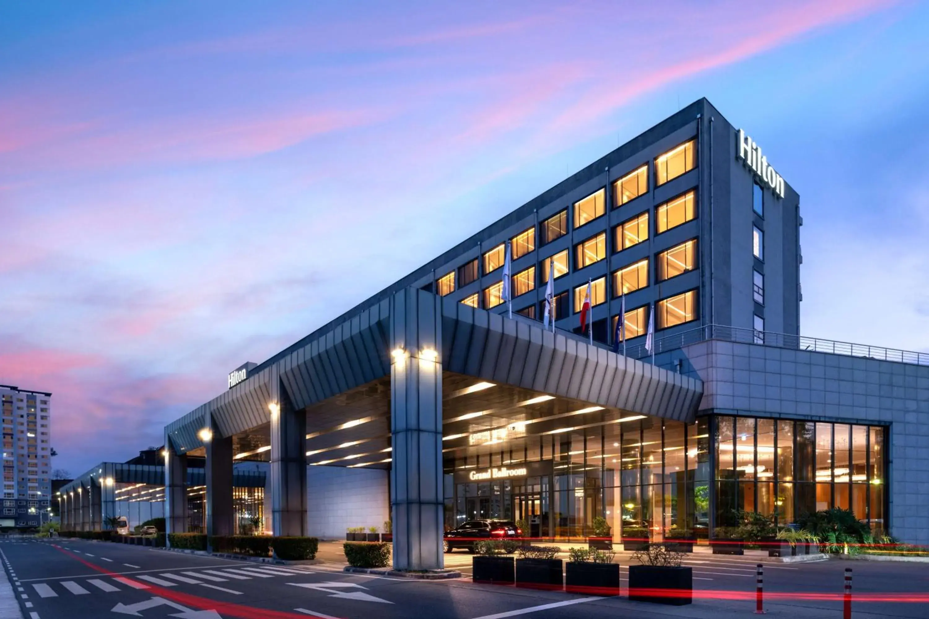 Property building in Hilton Clark Sun Valley Resort Property building in Hilton Clark Sun Valley Resort