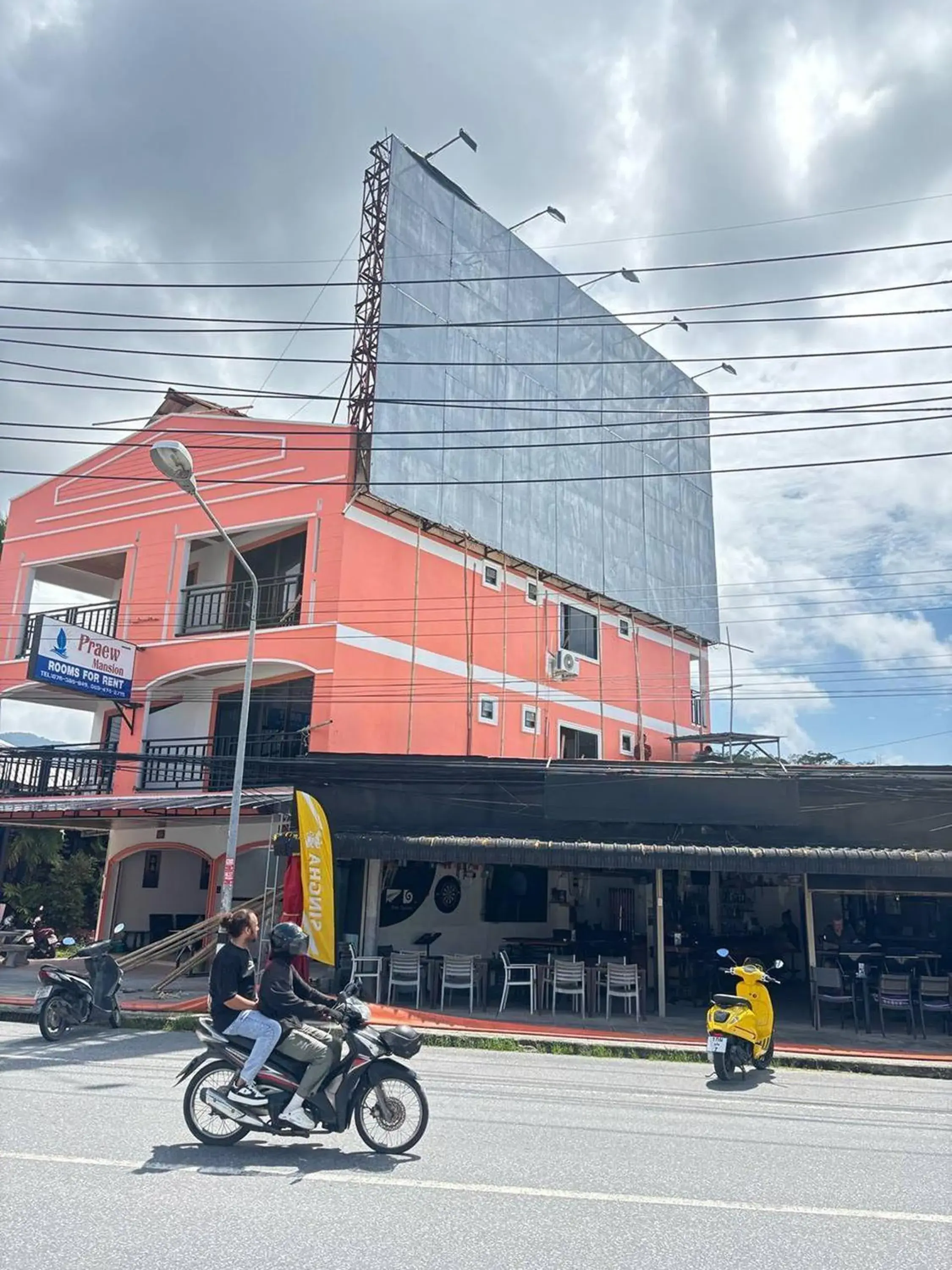 Property building in Praew Mansion Property building in Praew Mansion