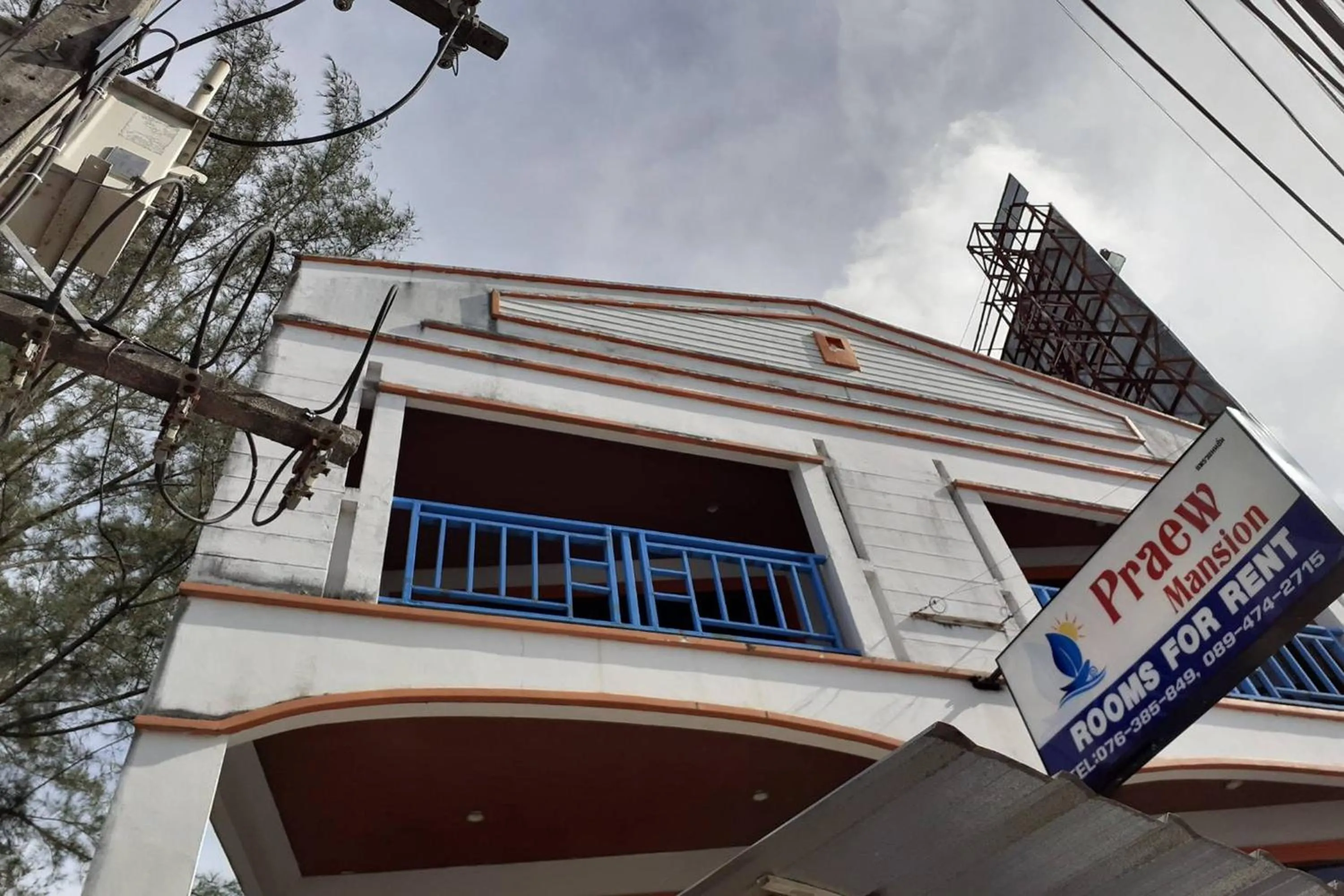 Property building in Praew Mansion