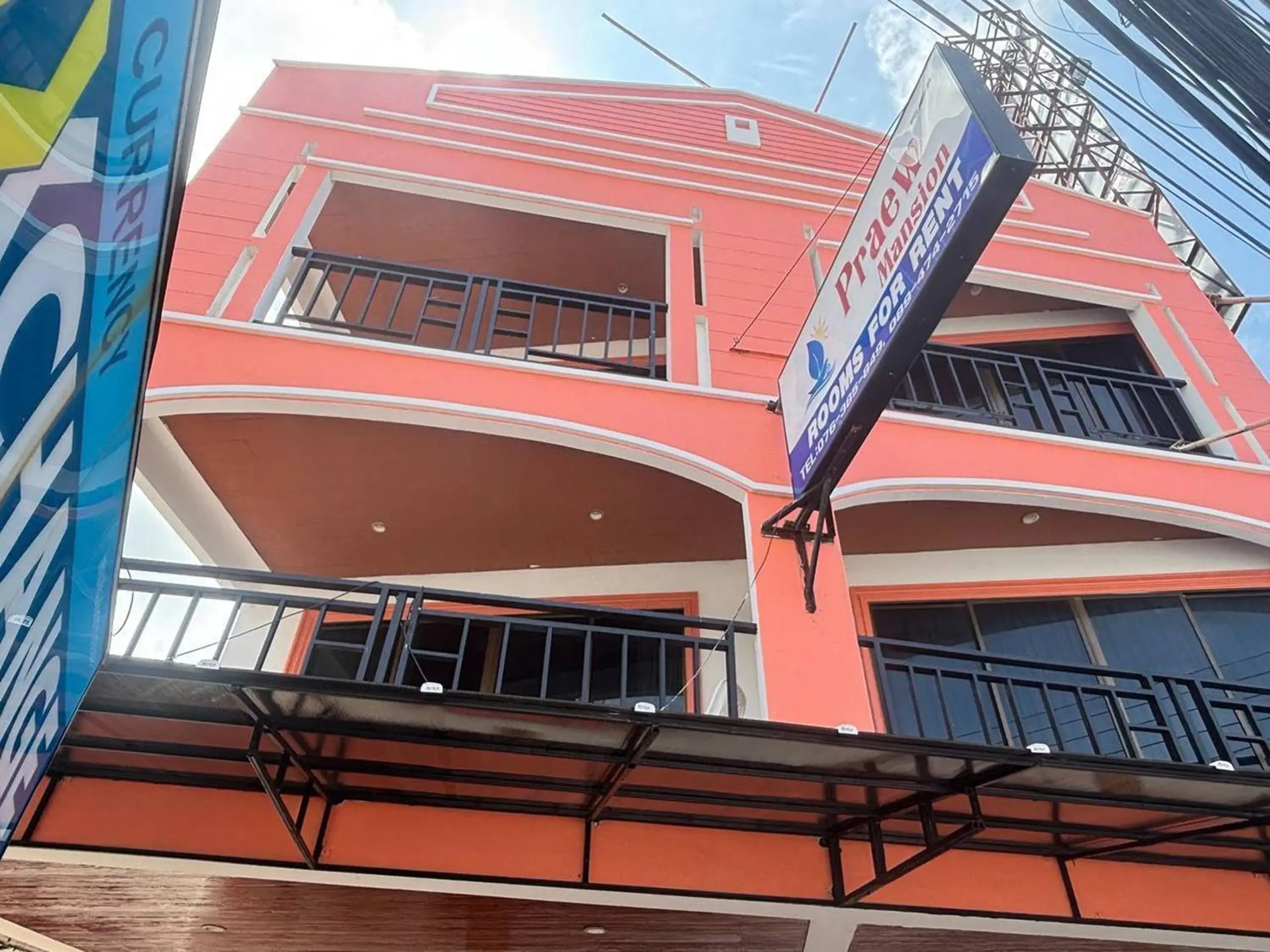 Property building in Praew Mansion Property building in Praew Mansion