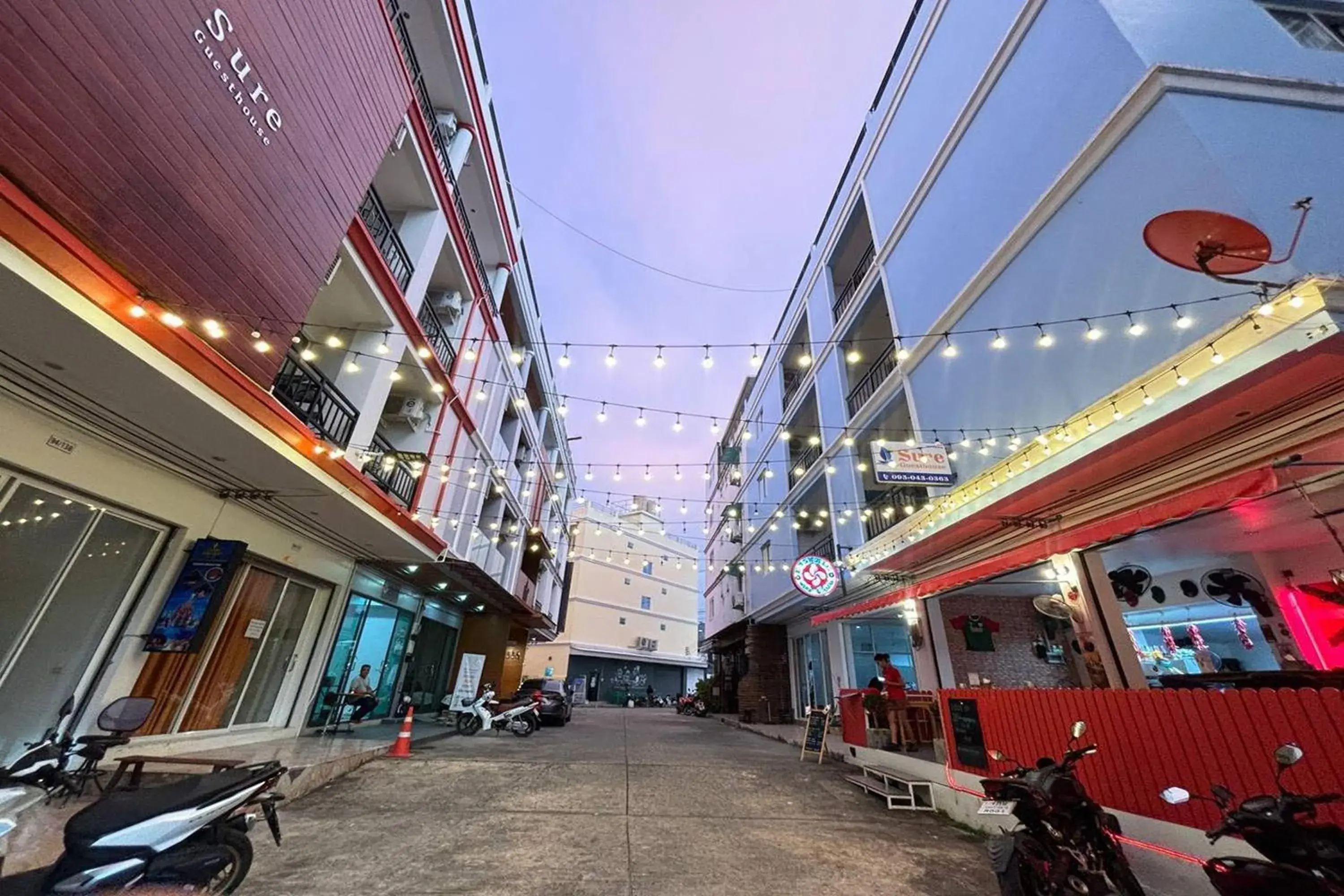 Property building in Praew Mansion Property building in Praew Mansion