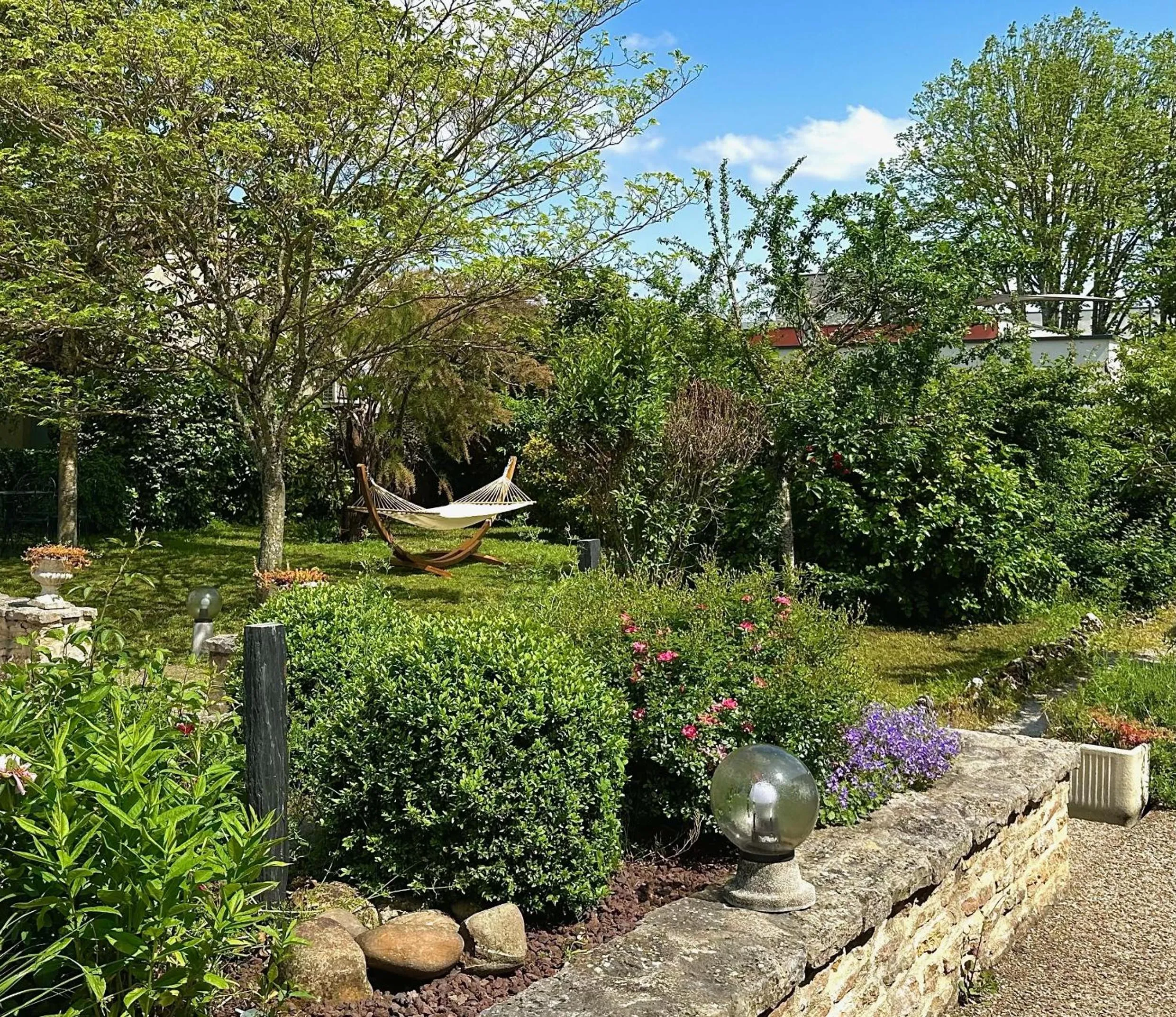 Garden in Hostellerie De Bretonnière - Groupe Logis Hotels