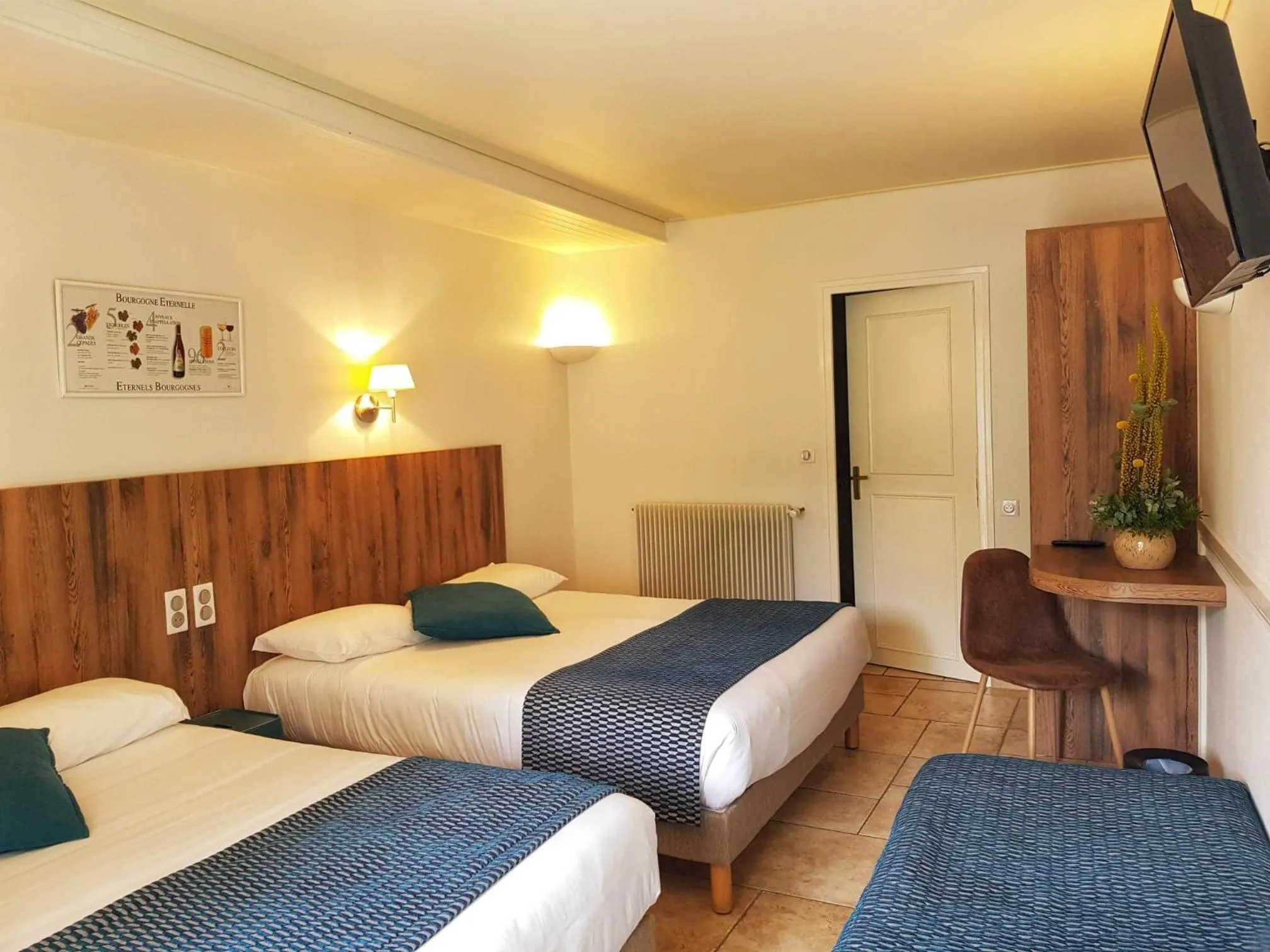 Family, Bed in Hostellerie De Bretonnière - Groupe Logis Hotels