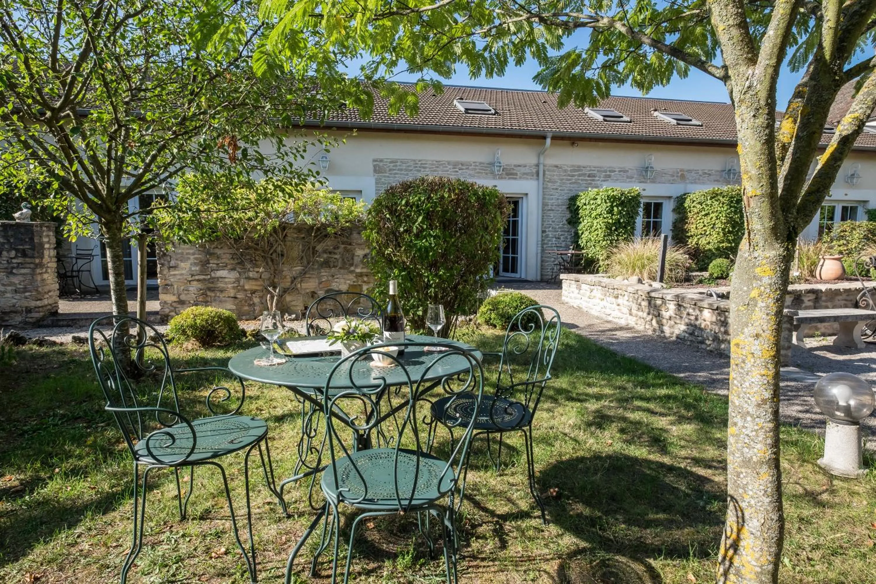 Garden in Hostellerie De Bretonnière - Groupe Logis Hotels