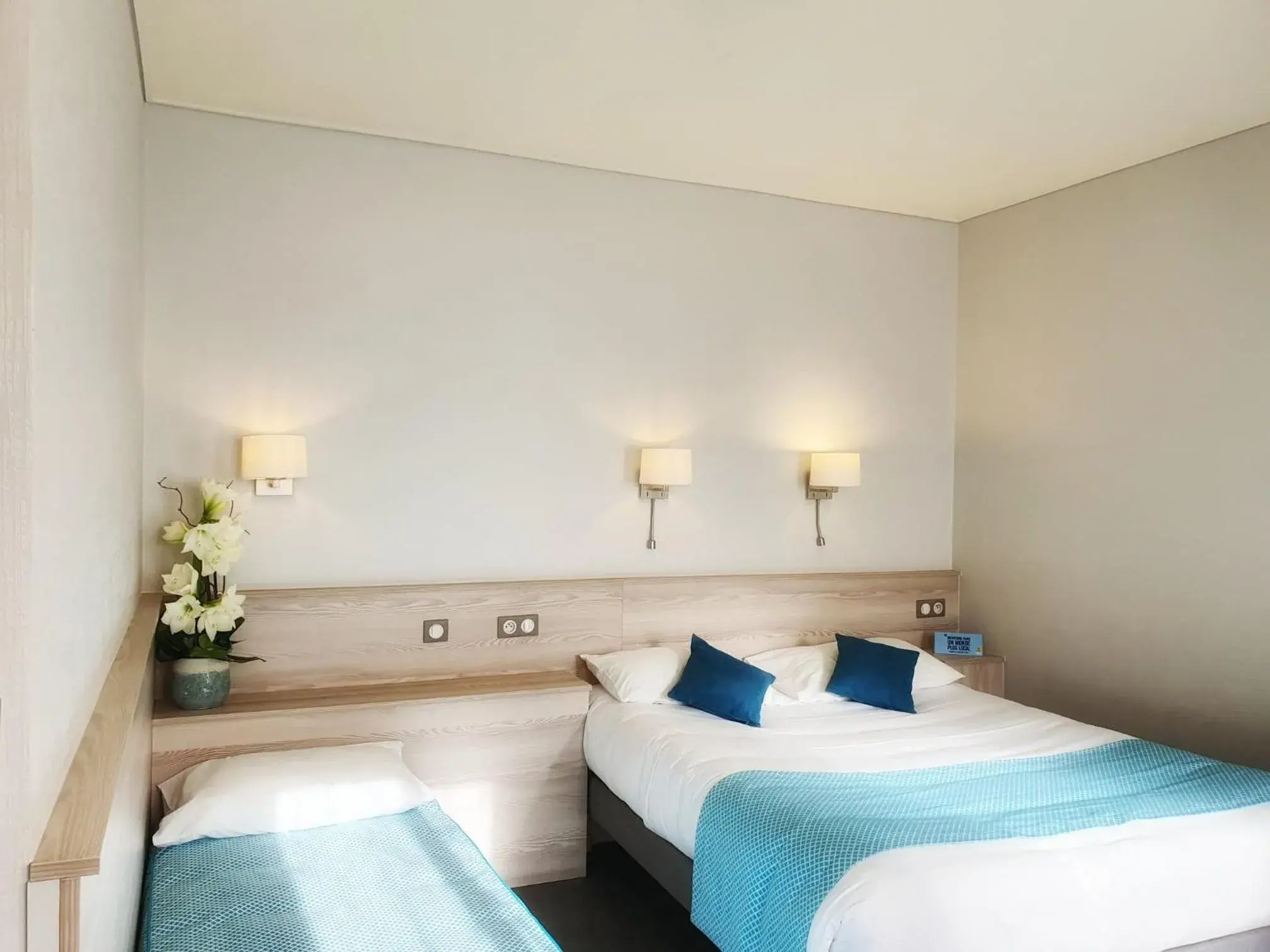 Triple Room (2 Adults + 1 Child) in Hostellerie De Bretonnière - Groupe Logis Hotels Triple Room (2 Adults + 1 Child) in Hostellerie De Bretonnière - Groupe Logis Hotels
