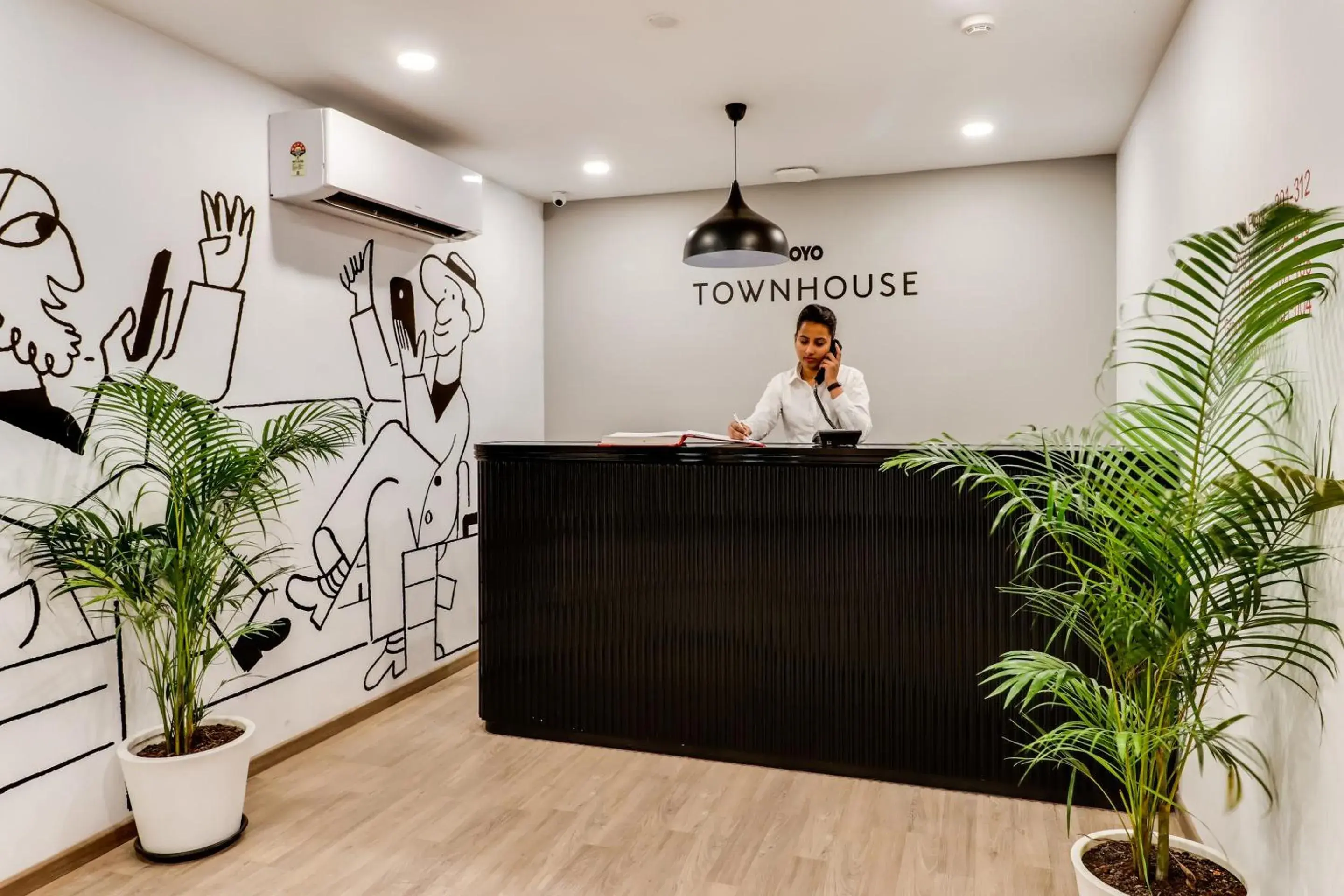 Lobby or reception in Super Townhouse Gandhi Hall Lobby or reception in Super Townhouse Gandhi Hall