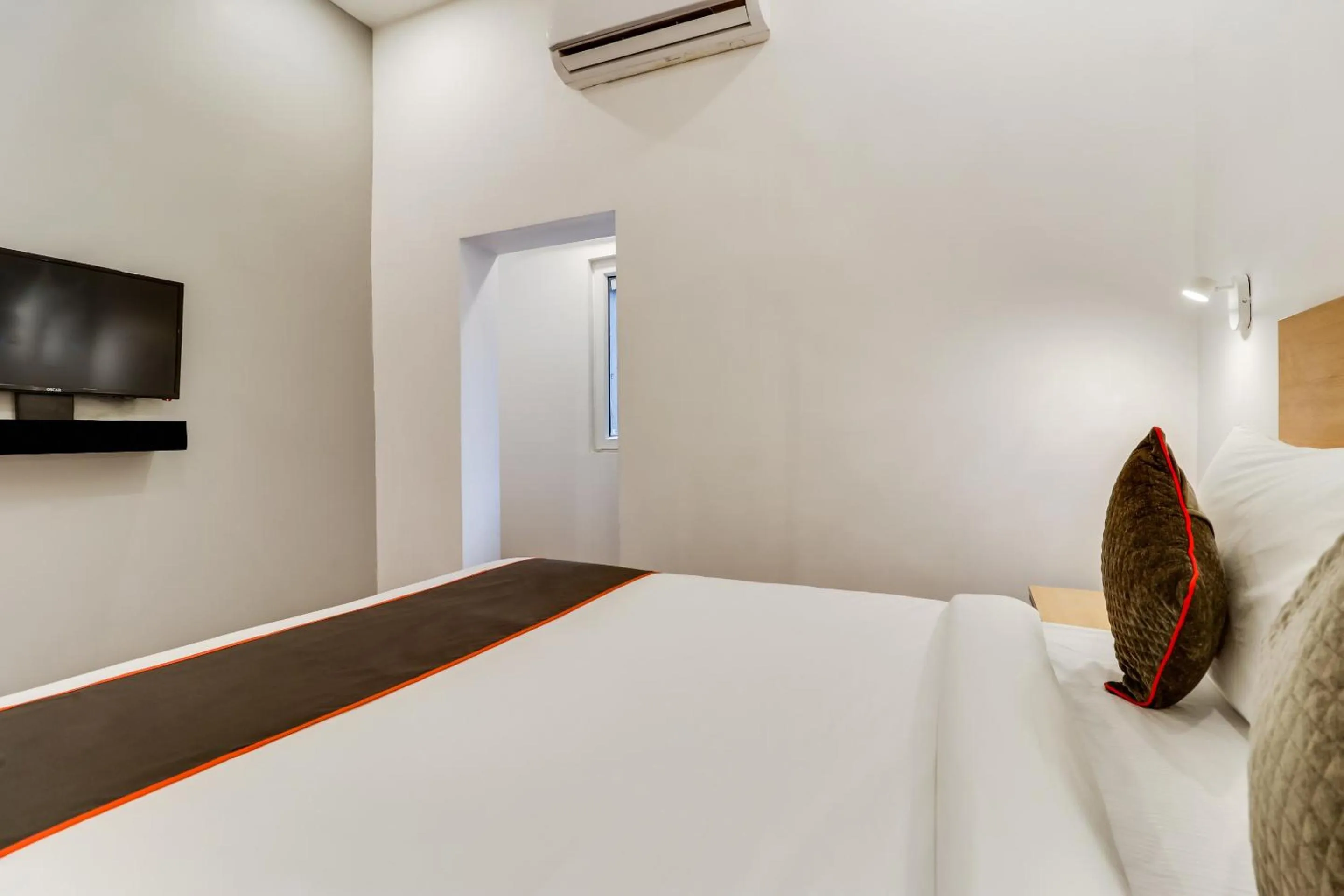 Bedroom, Bed in Super Townhouse Gandhi Hall