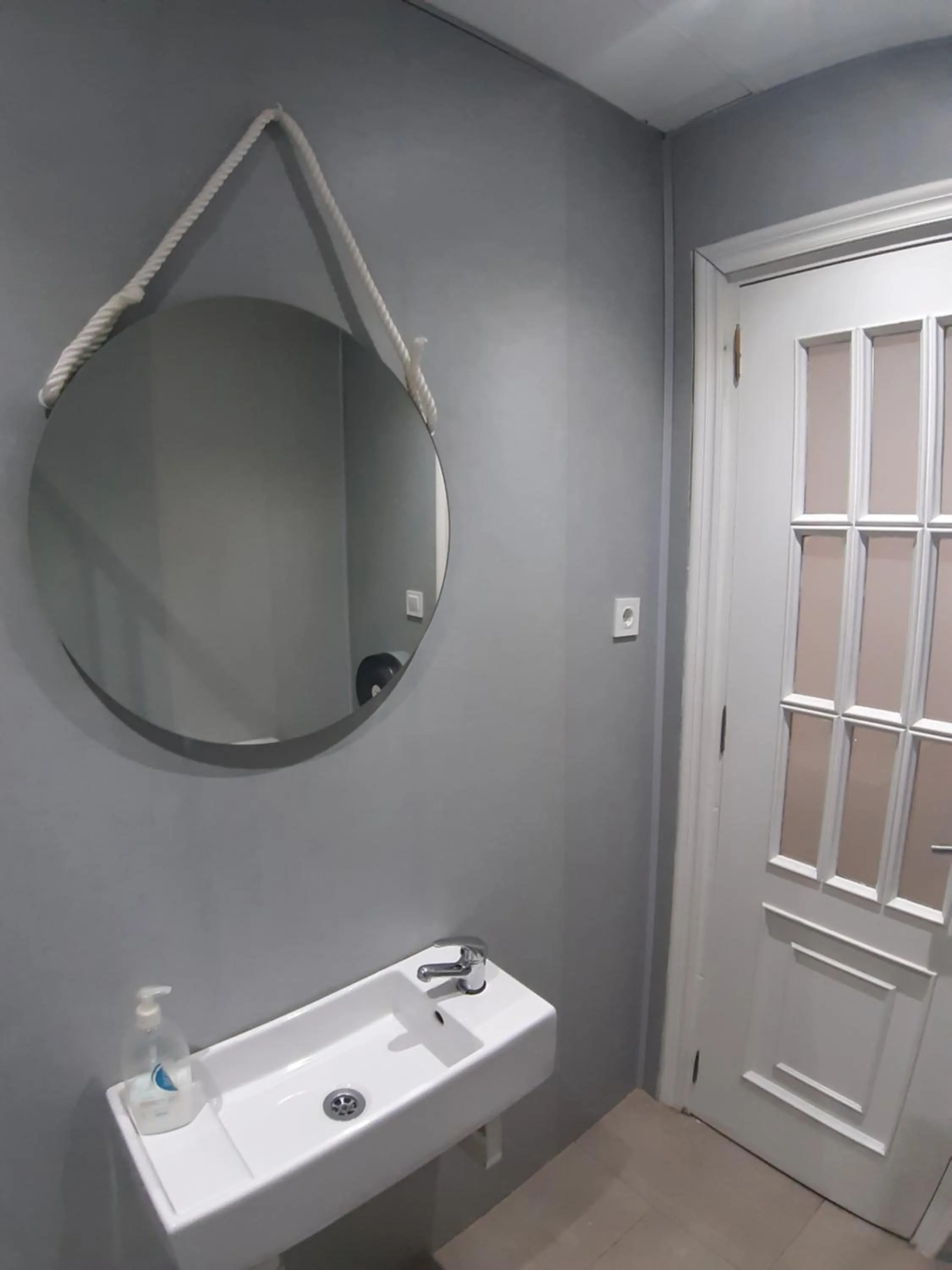 Bathroom in Granada Old Town Hostel
