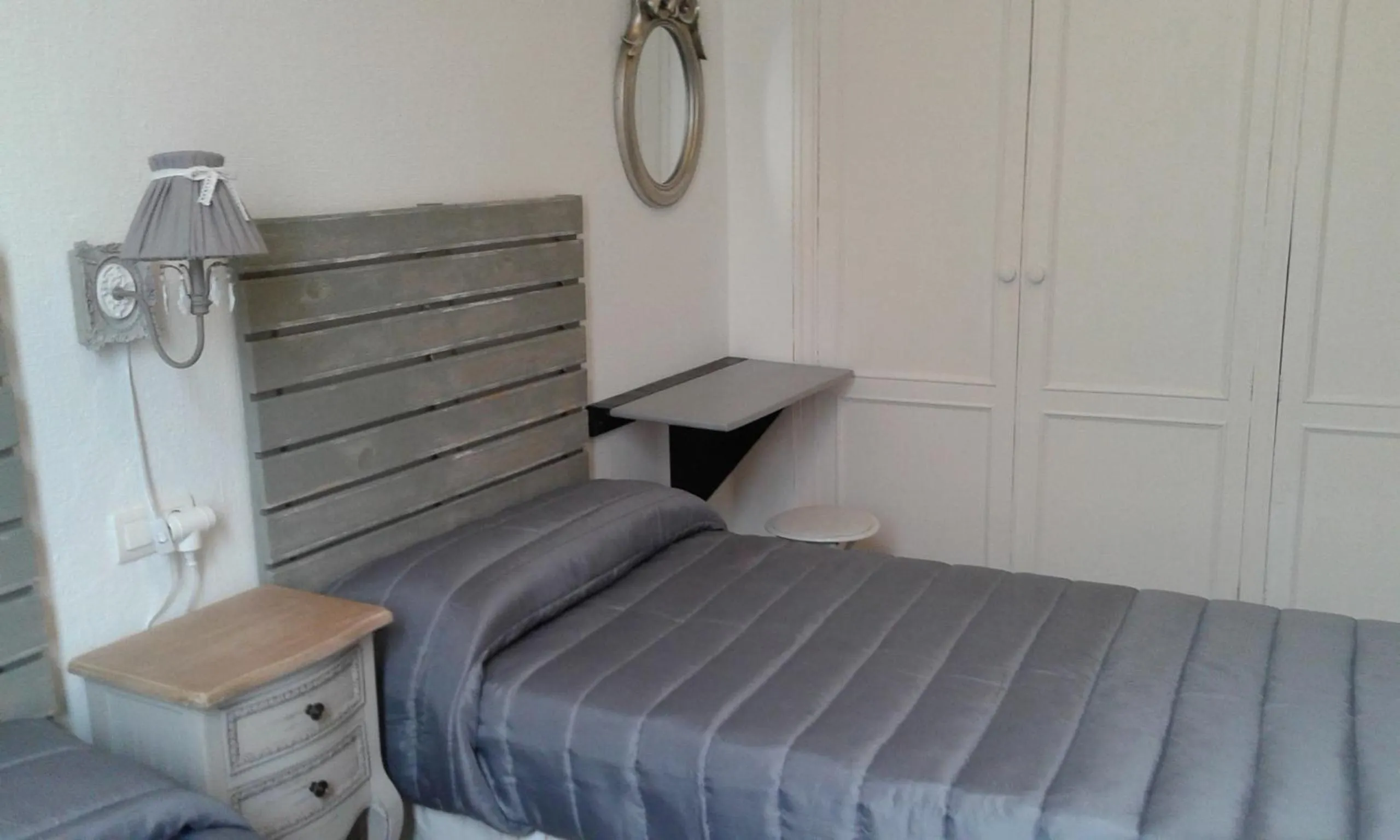 Photo of the whole room in Granada Old Town Hostel