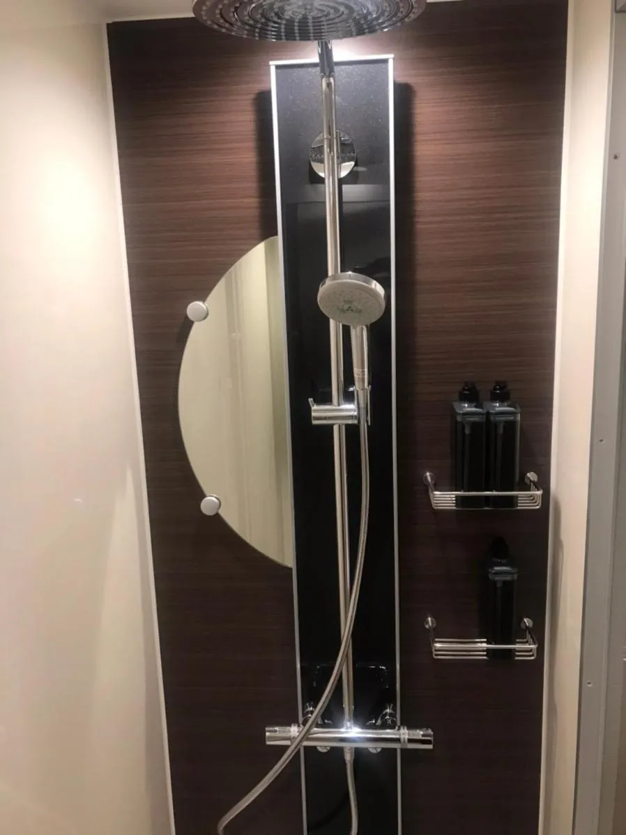 Shower in GRAND BASE Osu