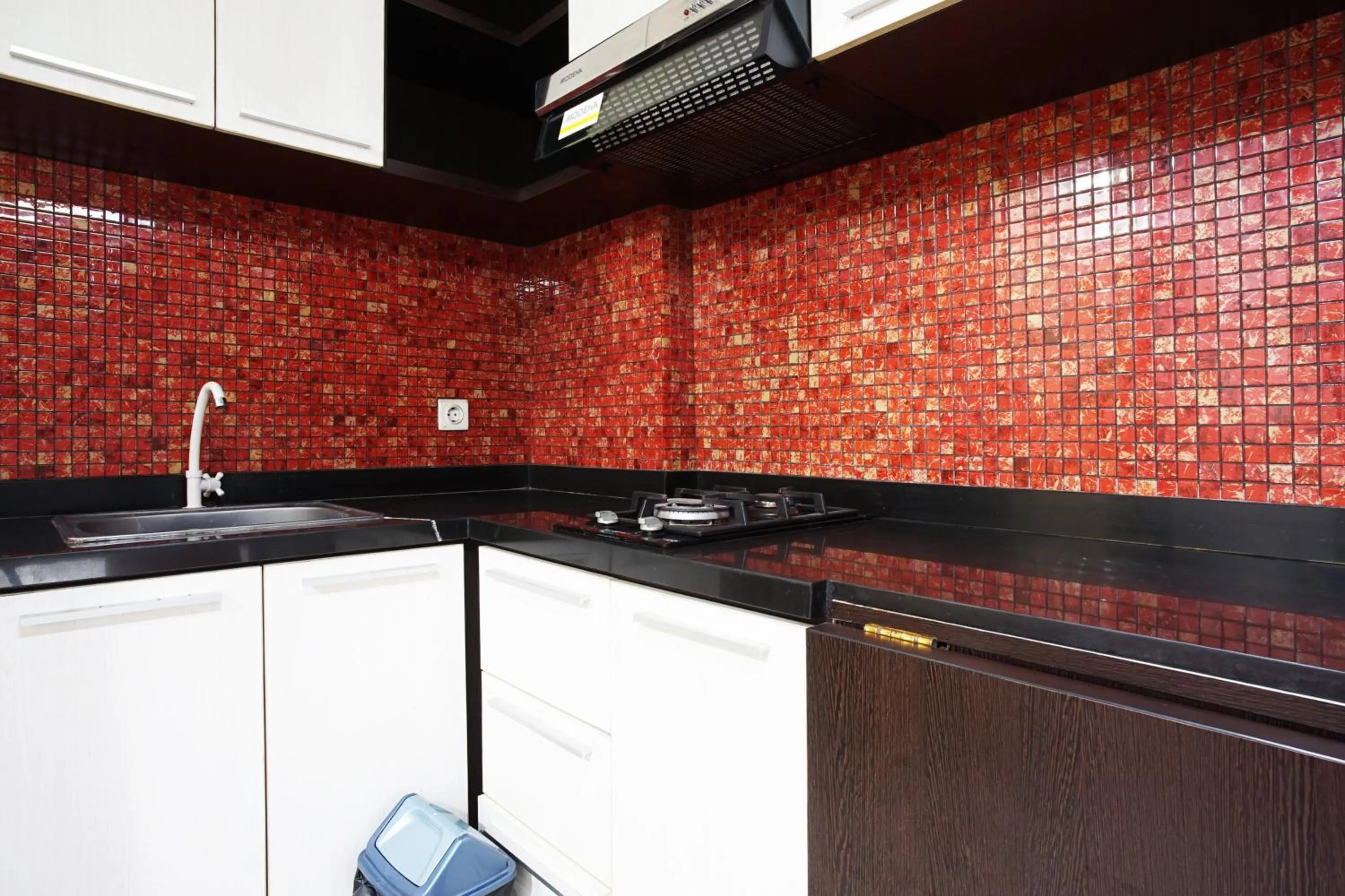 Kitchen or kitchenette in Kamarku Apartment at The Edge