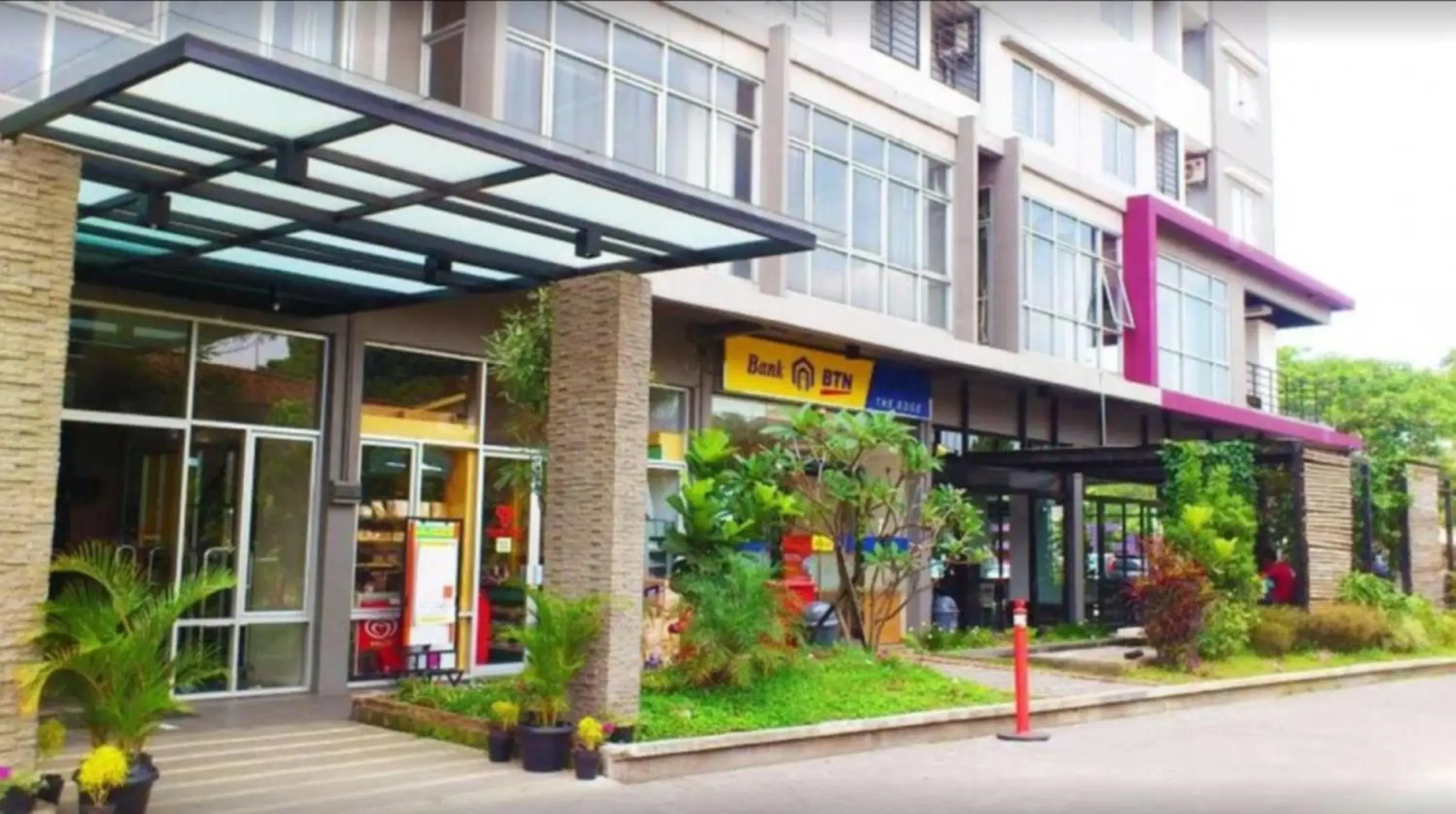 Kamarku Apartment at The Edge Kamarku Apartment at The Edge
