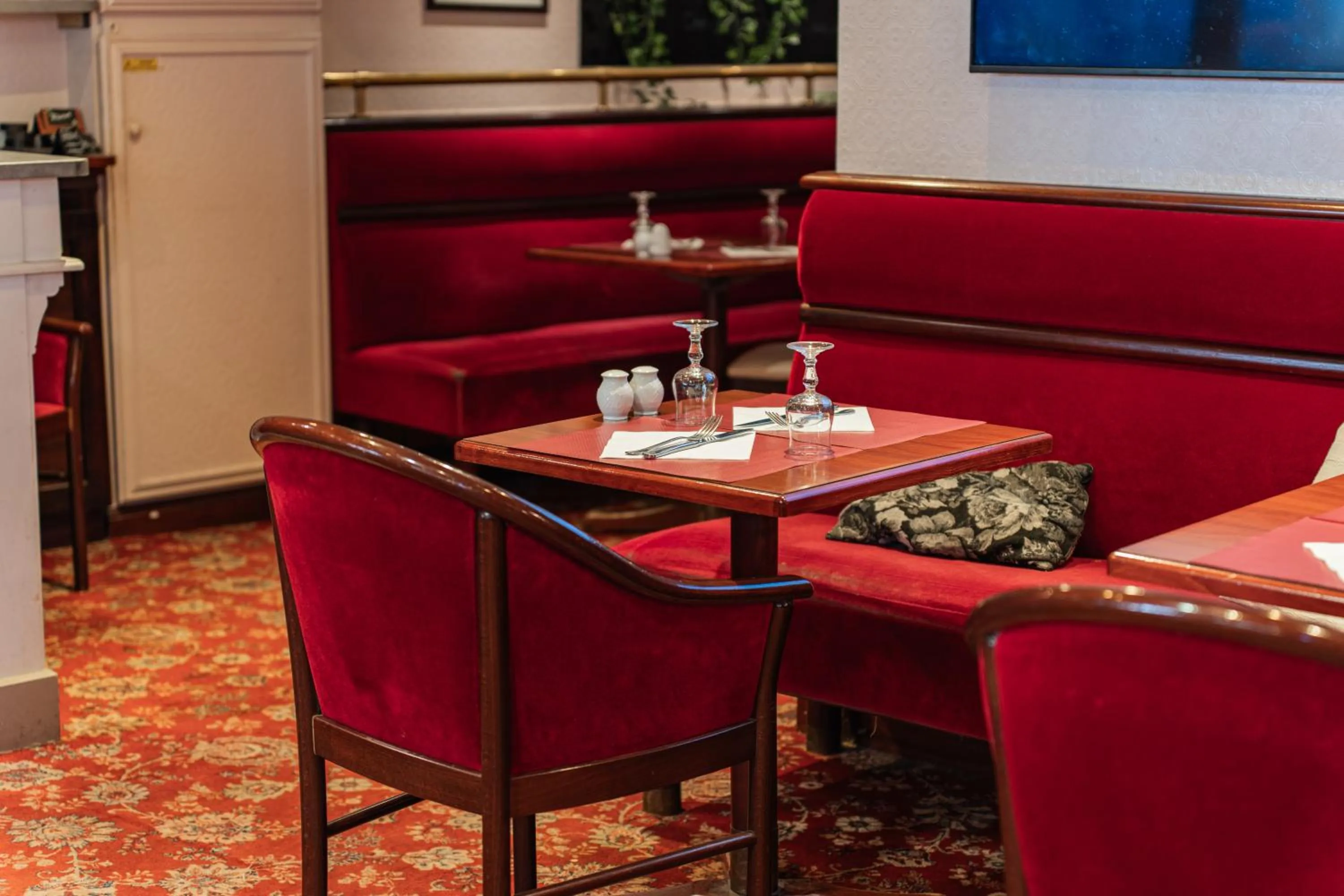 Restaurant/places to eat in BRIT HOTEL Le Lion d'Or CHINON